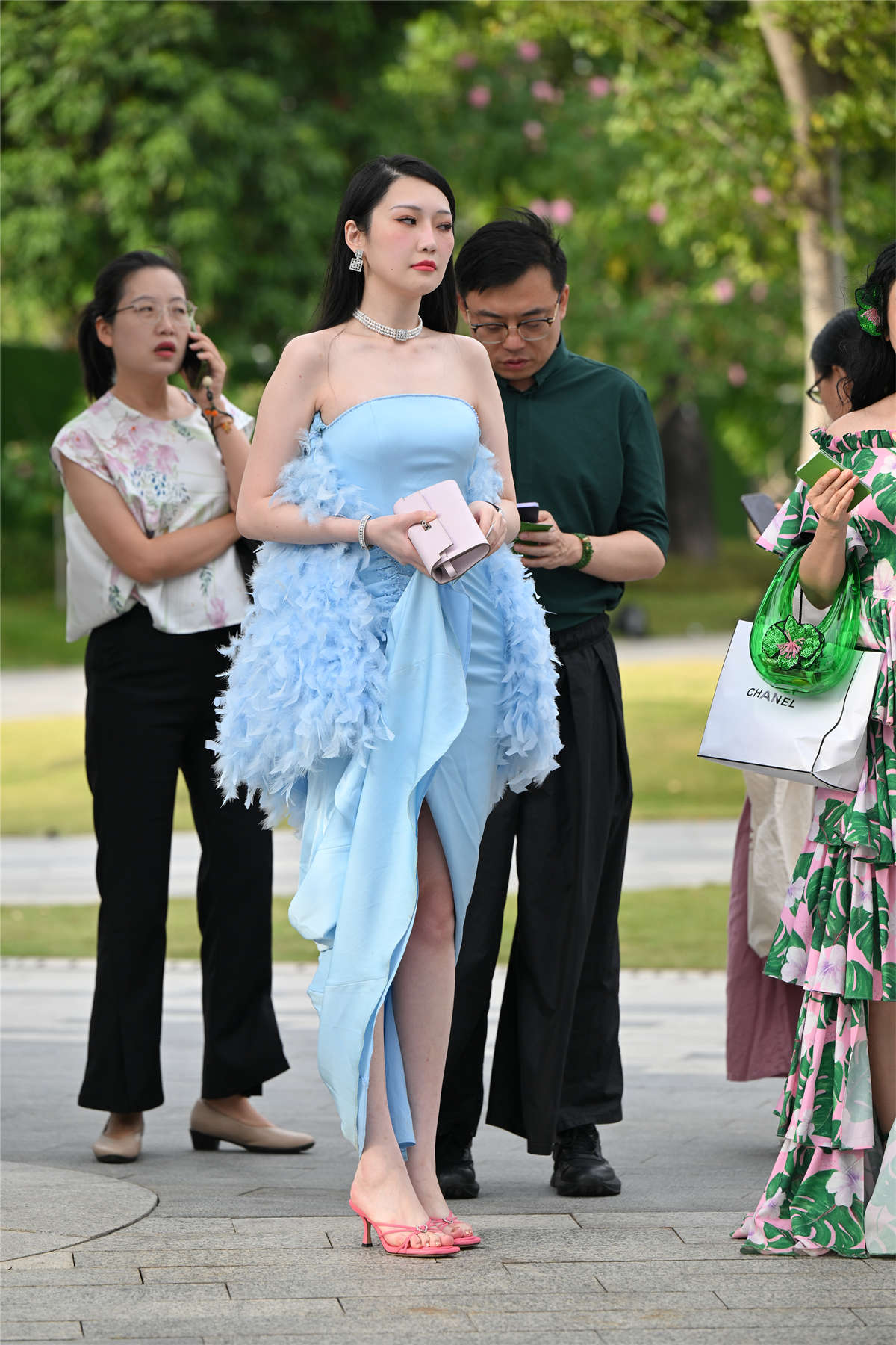 图片[2]-浅蓝色抹胸裙-日更街拍