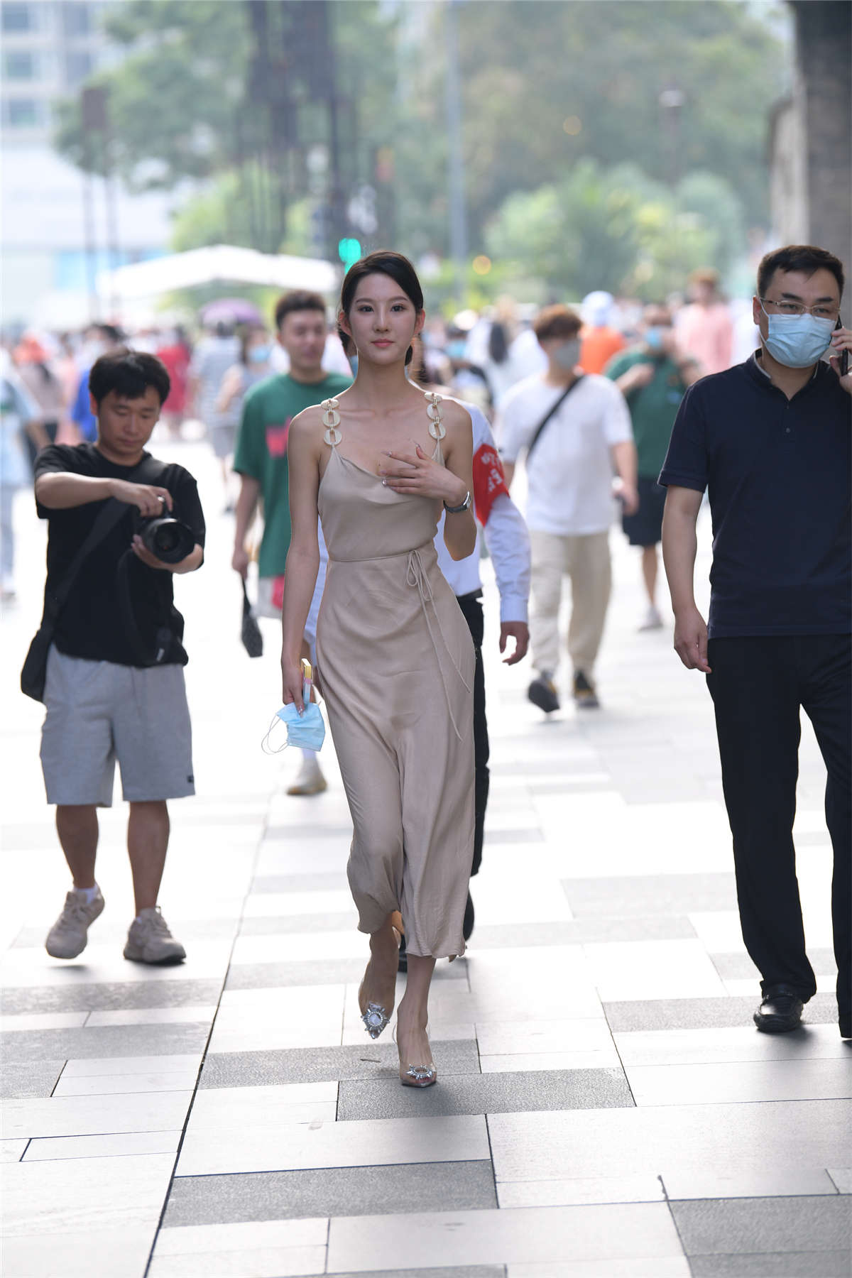 图片[2]-自信长裙礼服-日更街拍