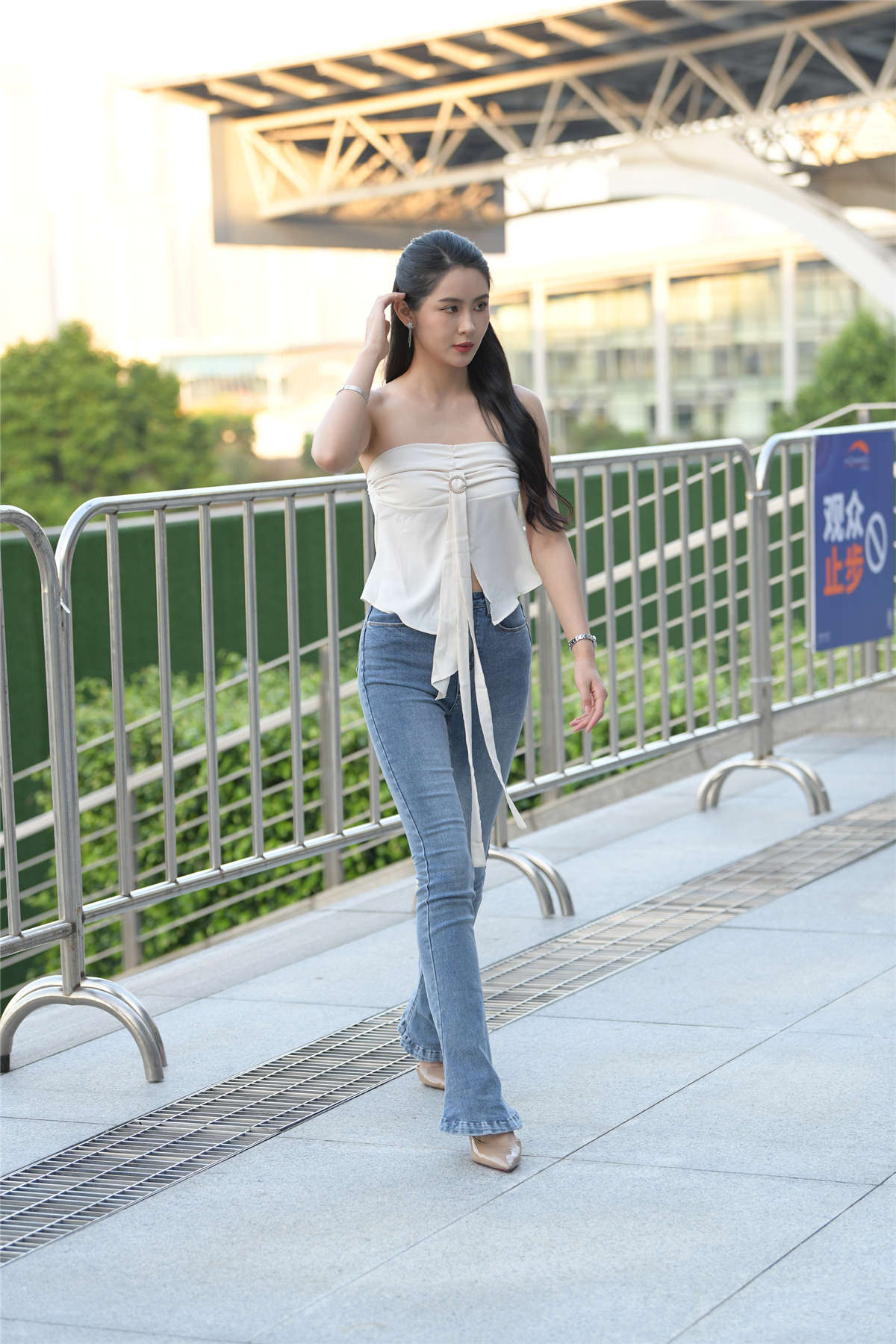 图片[2]-牛仔裤高挑靓丽-日更街拍