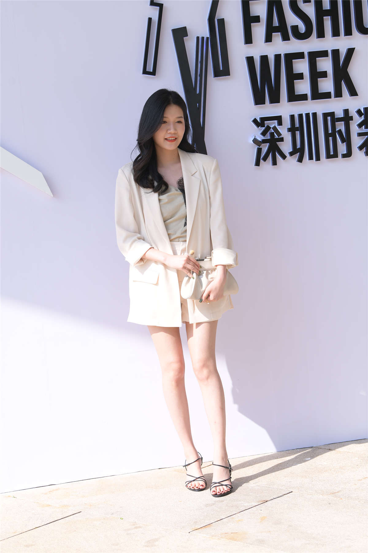 图片[2]-高跟美腿OL-日更街拍