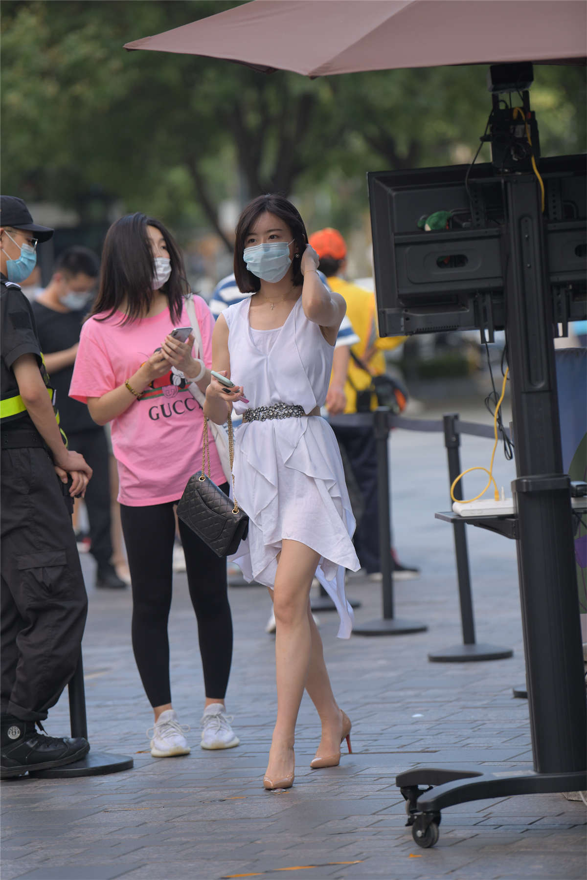 图片[2]-温婉气质白裙-日更街拍