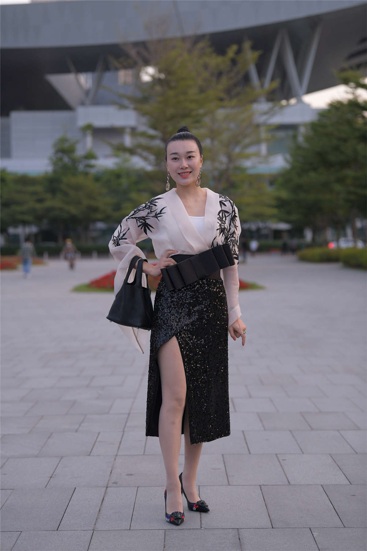 图片[2]-温婉黑白搭配-日更街拍