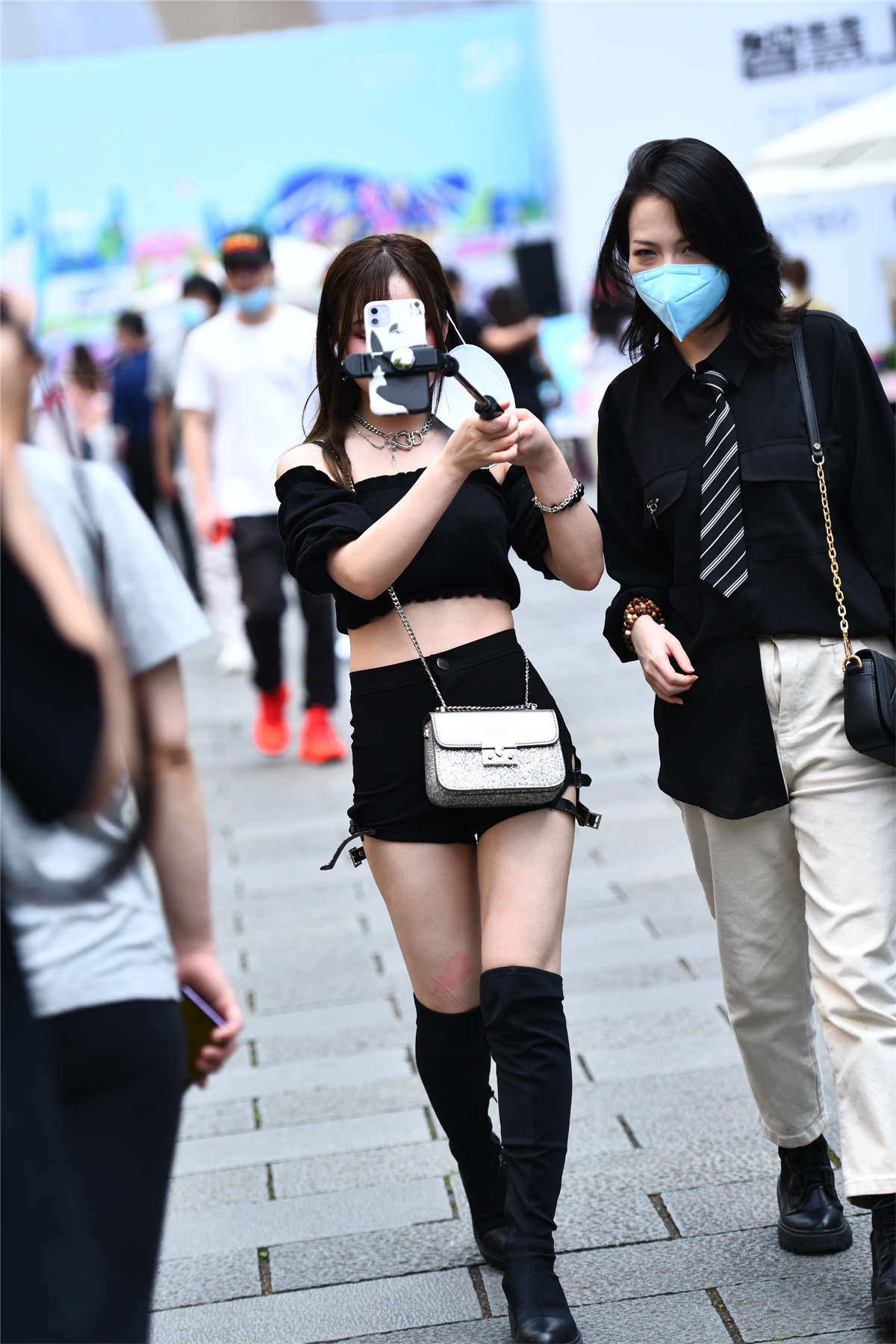 图片[2]-甜美长靴短裤-日更街拍