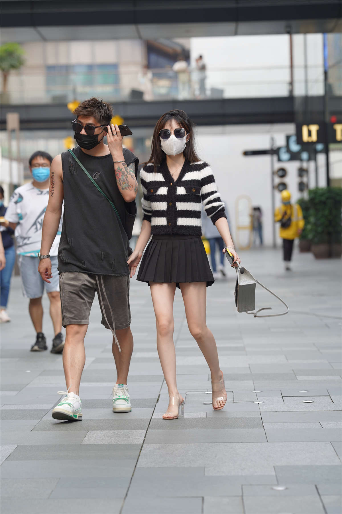 图片[2]-黑色超短百褶裙-日更街拍