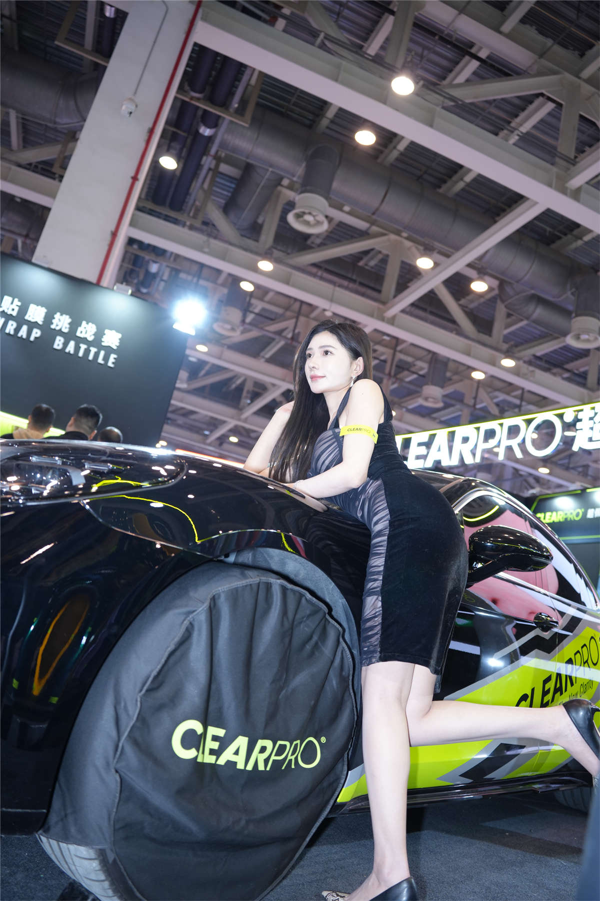 图片[2]-黑色吊带裙-日更街拍