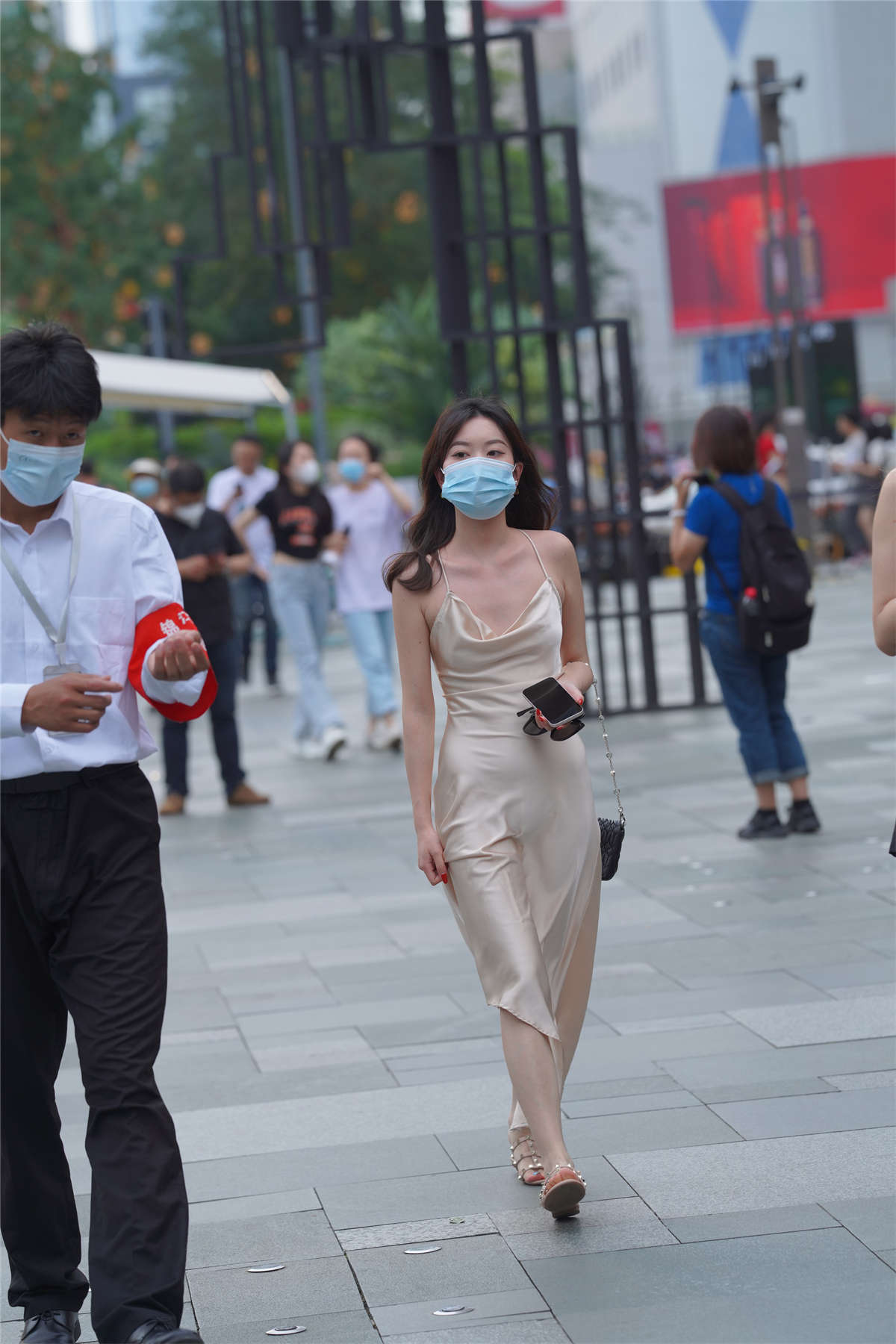 图片[2]-吊带长裙-日更街拍