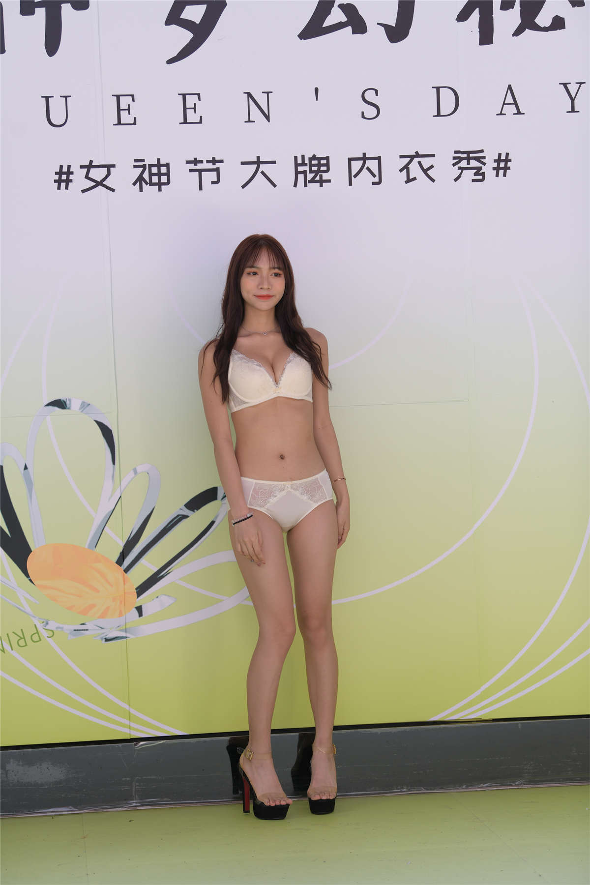 粉色AND白色-日更街拍