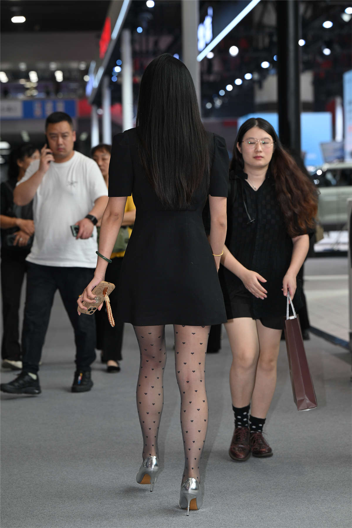 图片[2]-黑色西装裙-日更街拍