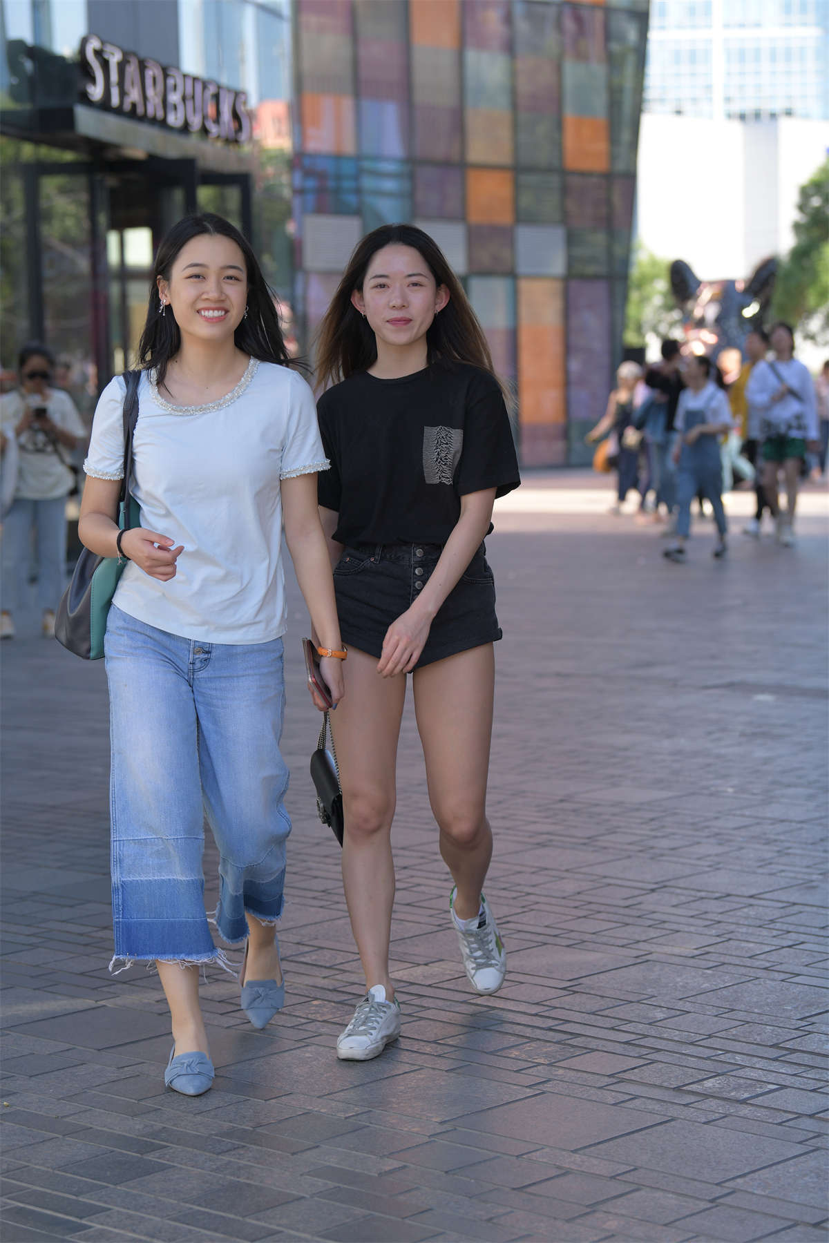 图片[2]-牛仔热裤美腿-日更街拍