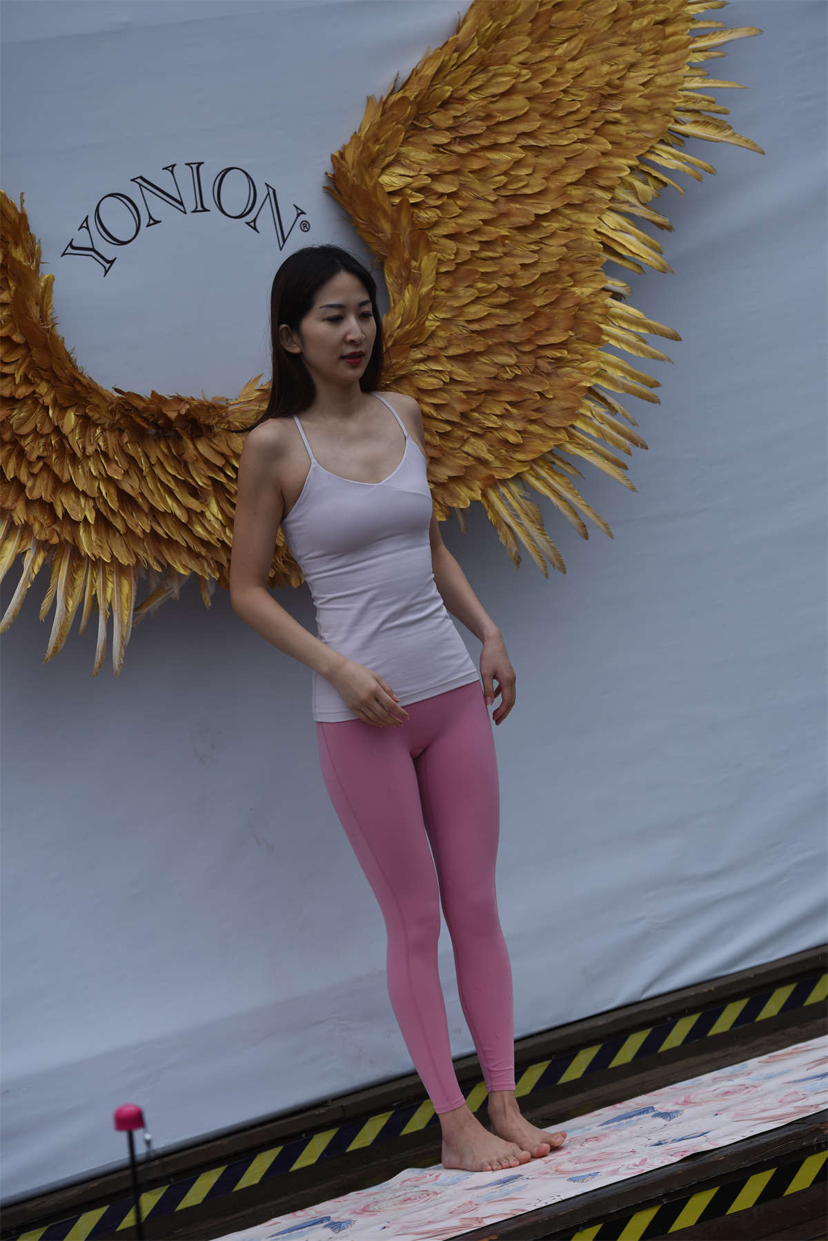 图片[2]-紫色瑜伽裤-日更街拍