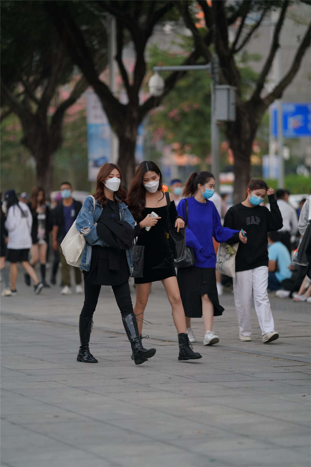 图片[2]-黑色紧牛美腿-日更街拍