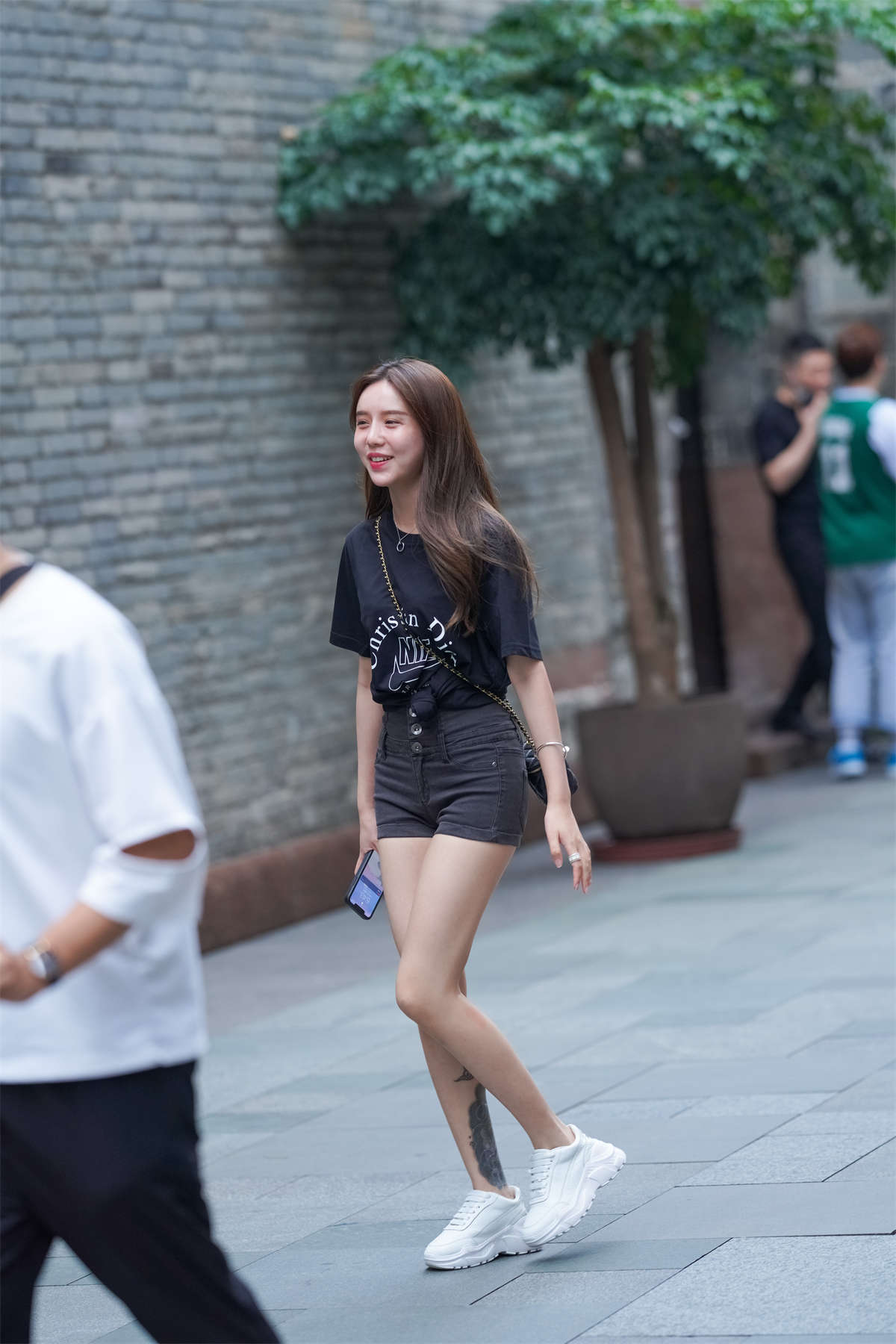 图片[2]-黑色热裤灰色热裤-日更街拍