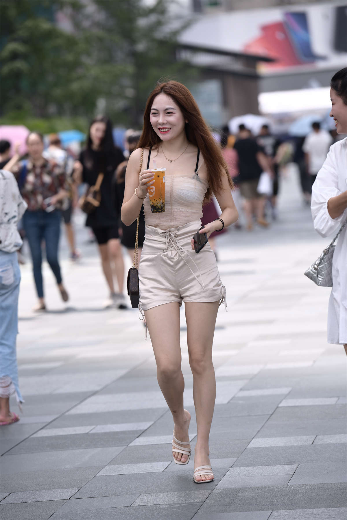 图片[2]-灰色短裤凉高香肩-日更街拍