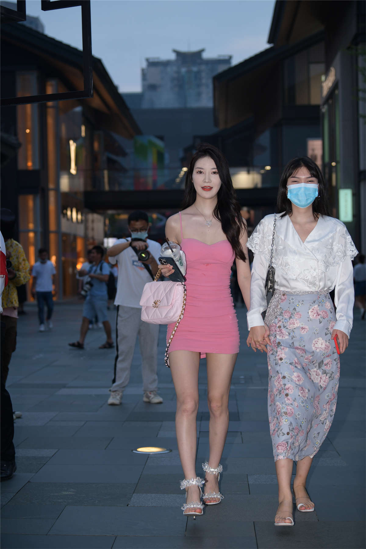 图片[2]-迷人的粉色系-日更街拍