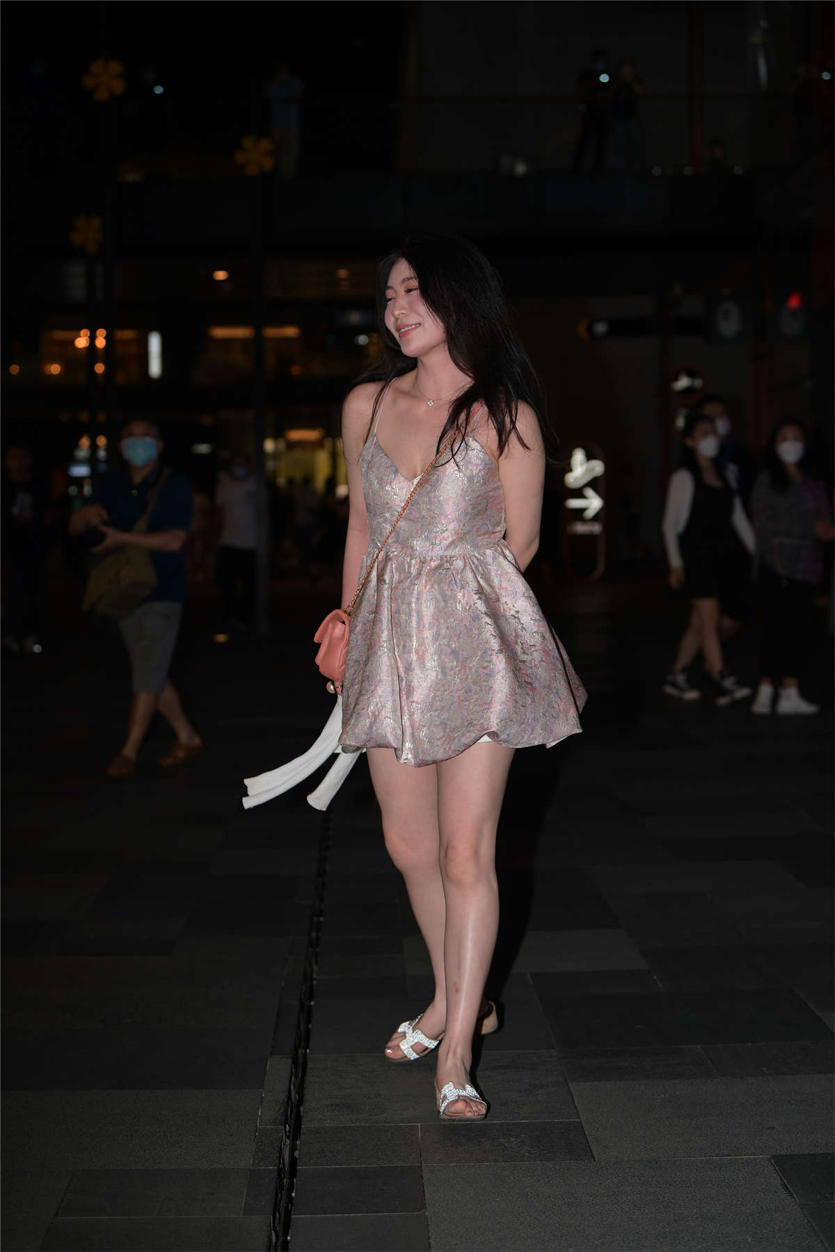 图片[2]-甜美连衣裙女神-日更街拍