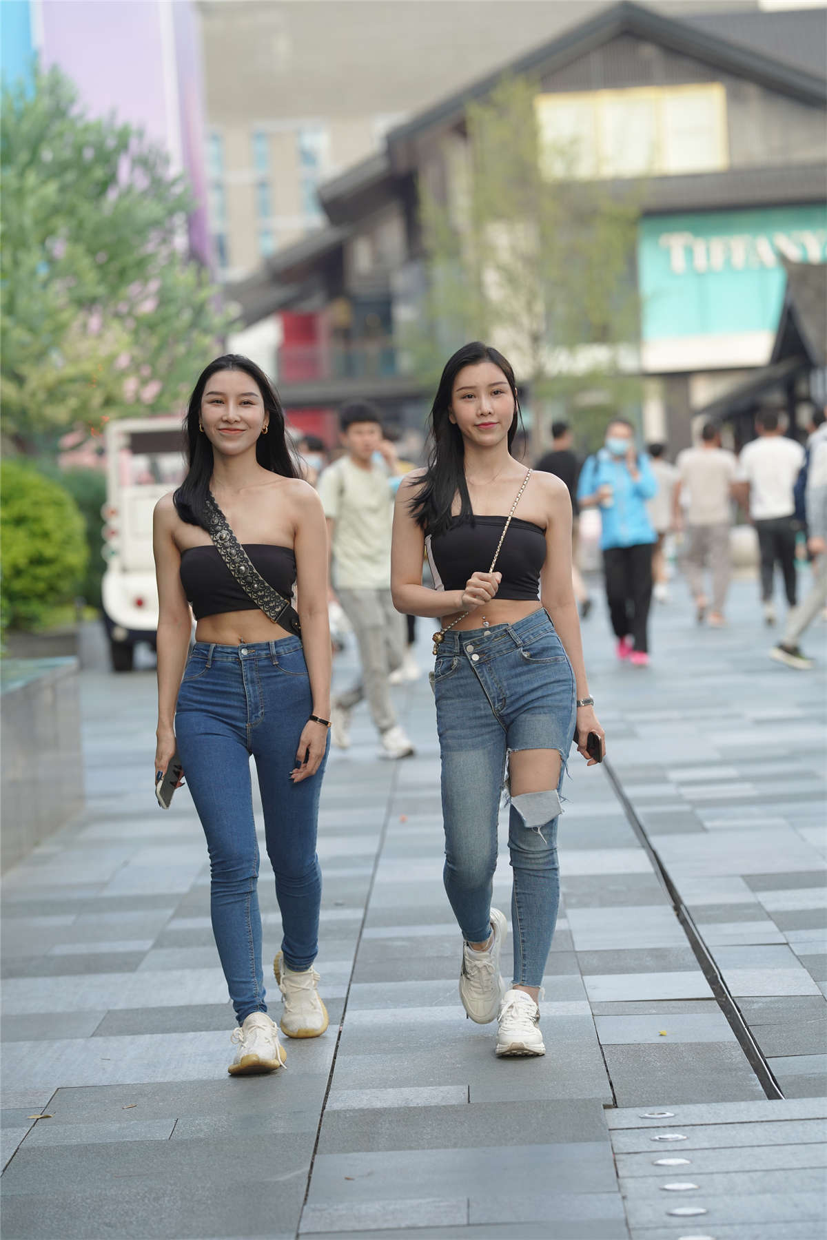 图片[2]-蓝色紧牛香肩小蛮腰美背-日更街拍