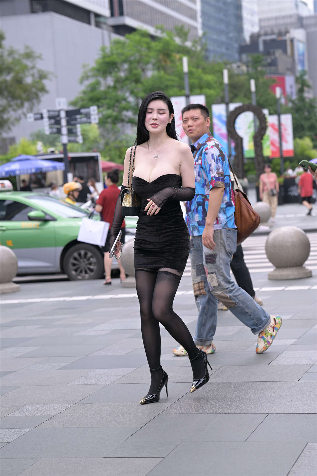 图片[2]-性感抹胸裙-日更街拍