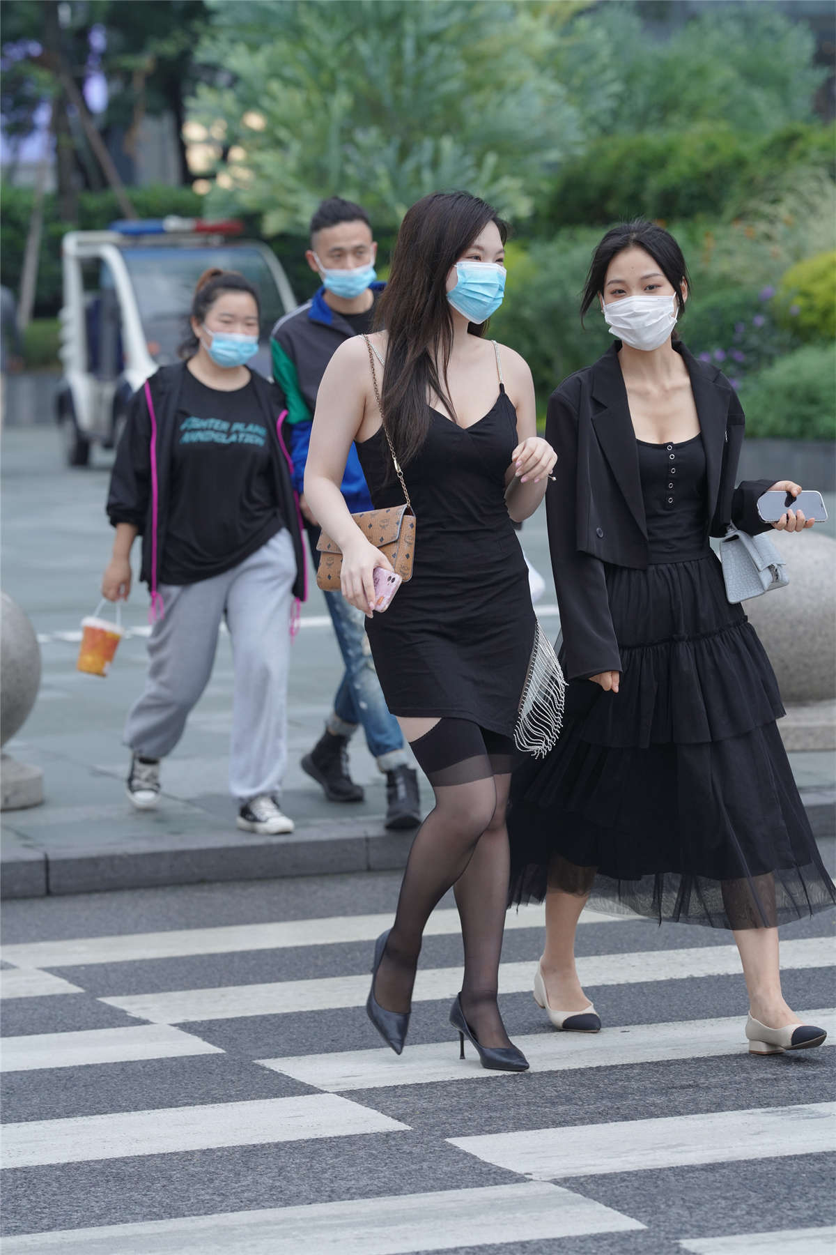 黑色系更显白-日更街拍