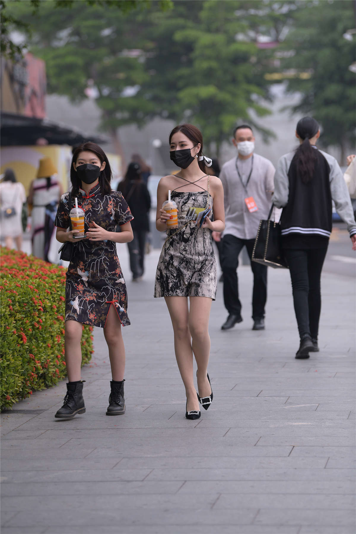 图片[2]-泼墨风吊带裙-日更街拍