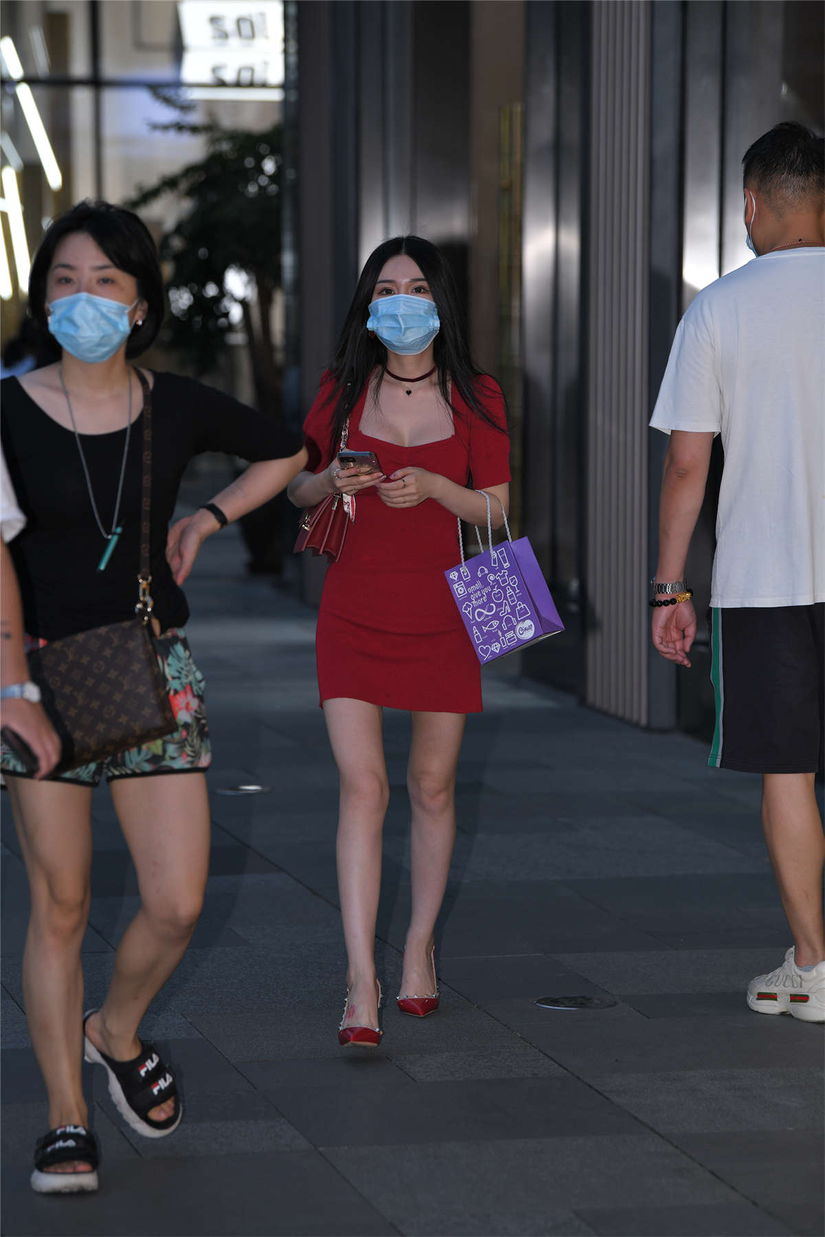 图片[2]-亮眼的红色连衣裙-日更街拍