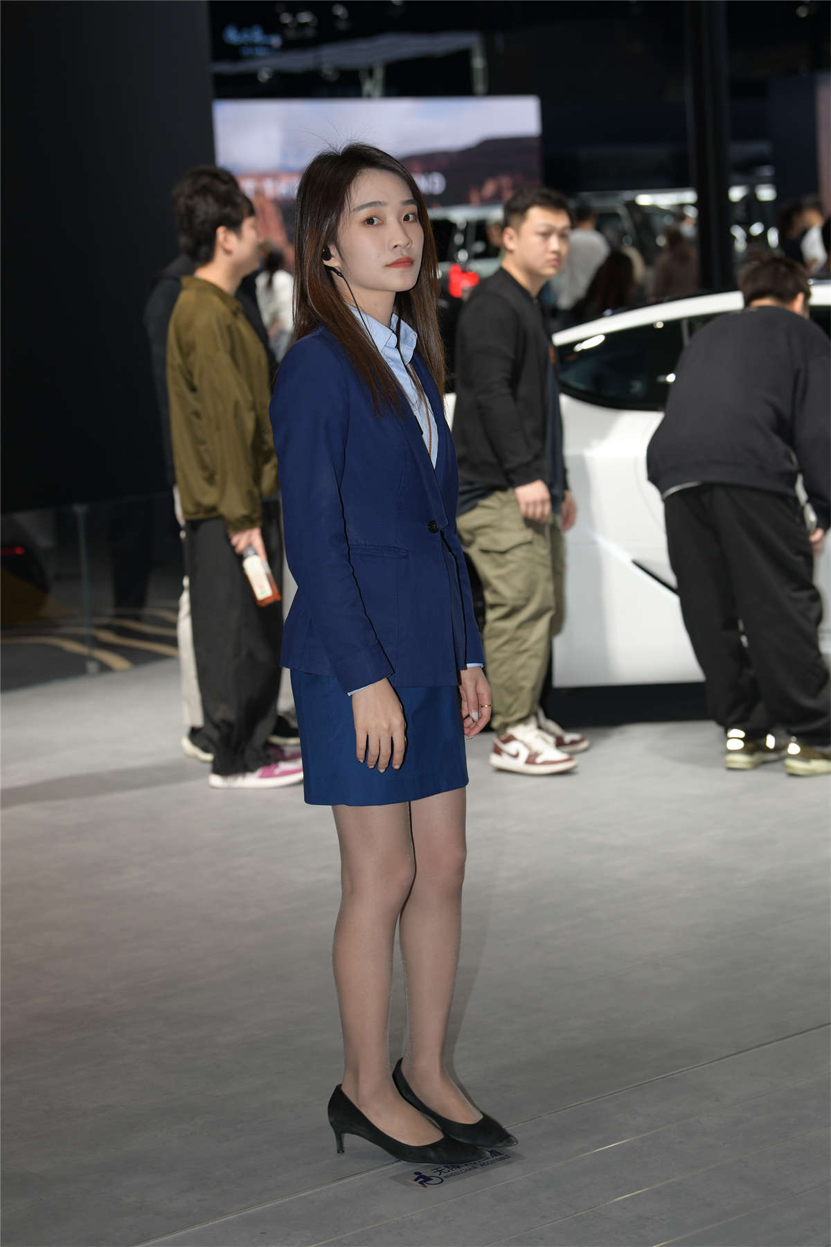 图片[2]-蓝色套装OL-日更街拍