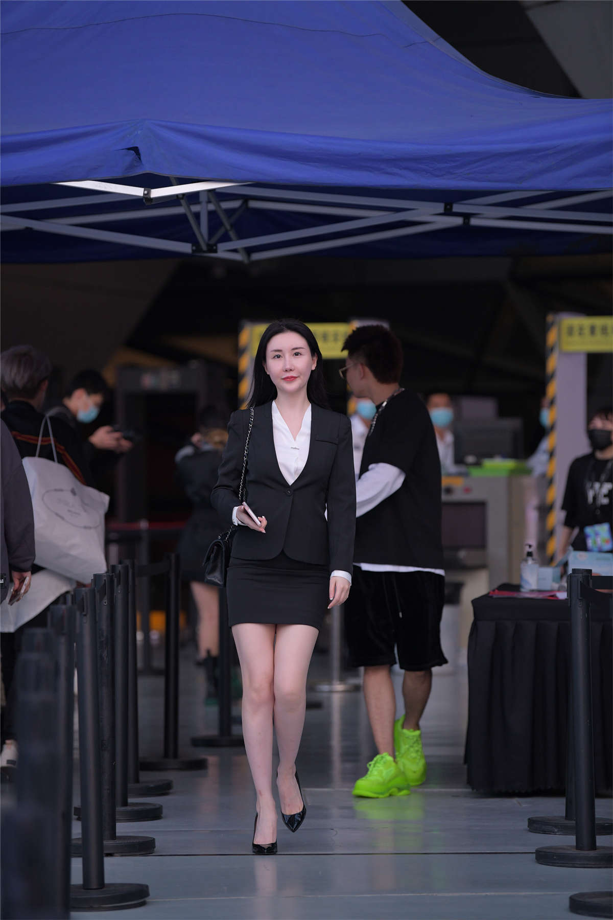 图片[2]-黑色制服裙套装-日更街拍