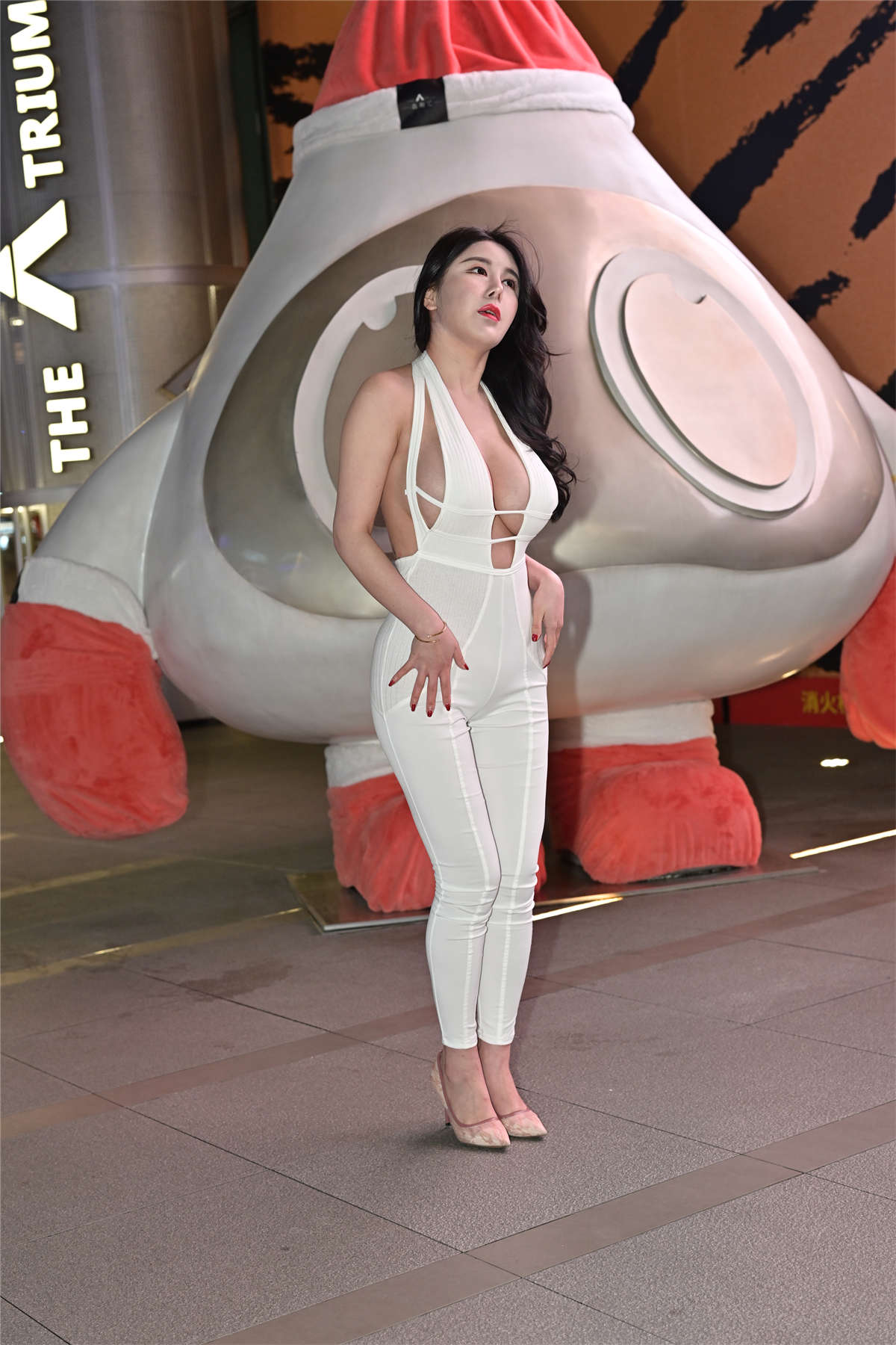 图片[2]-白色连体衣-日更街拍