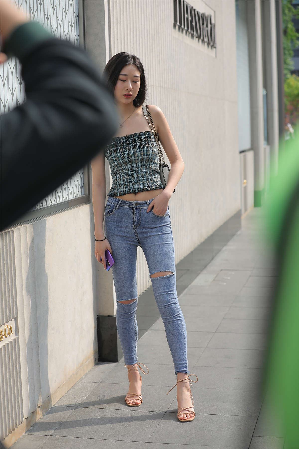 图片[2]-飒爽铅笔牛仔裤-日更街拍