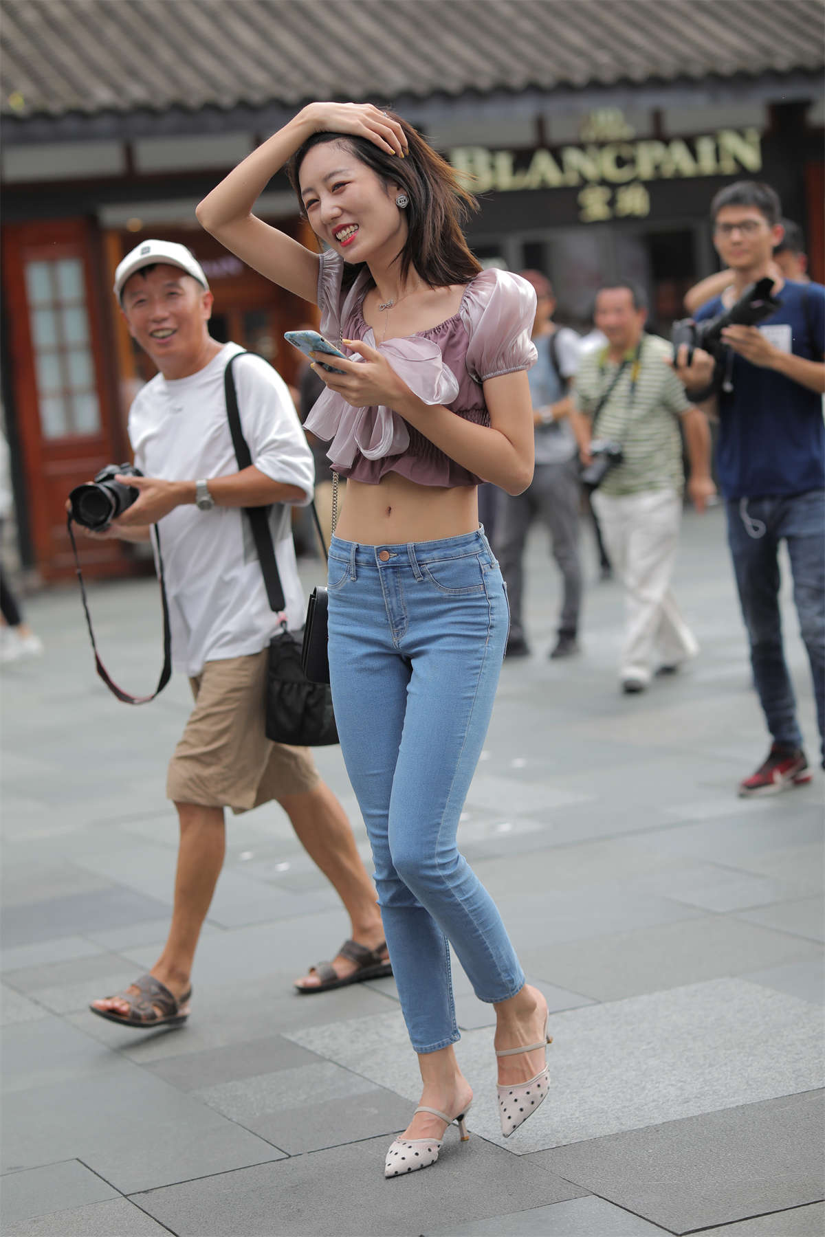 窈窕铅笔牛仔裤-日更街拍