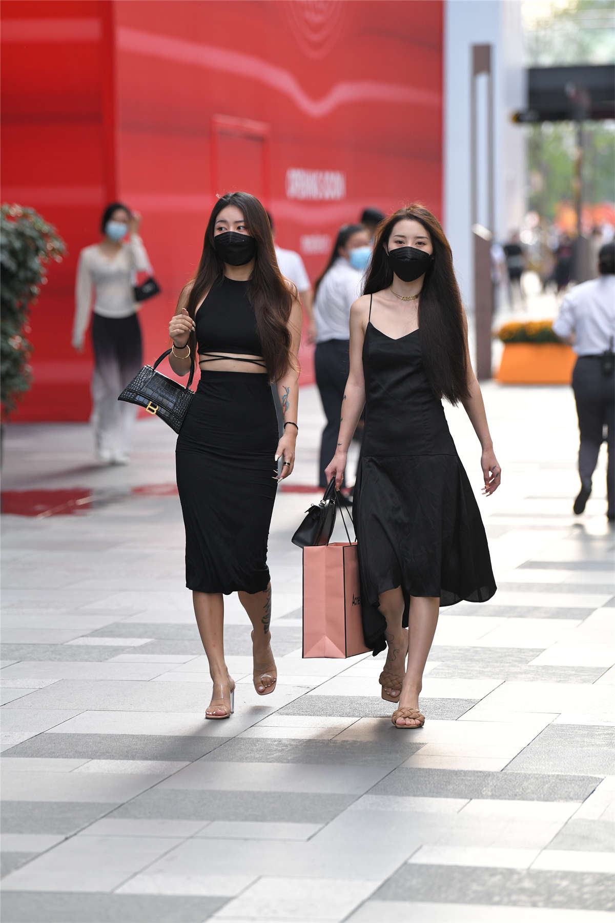 图片[2]-黑色永远的时尚-日更街拍