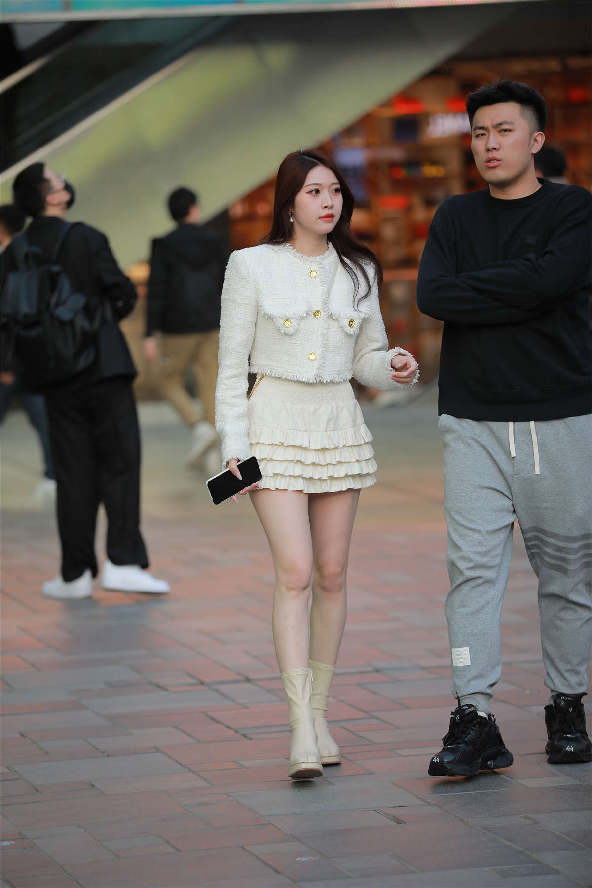 图片[2]-短靴白裙小香风-日更街拍