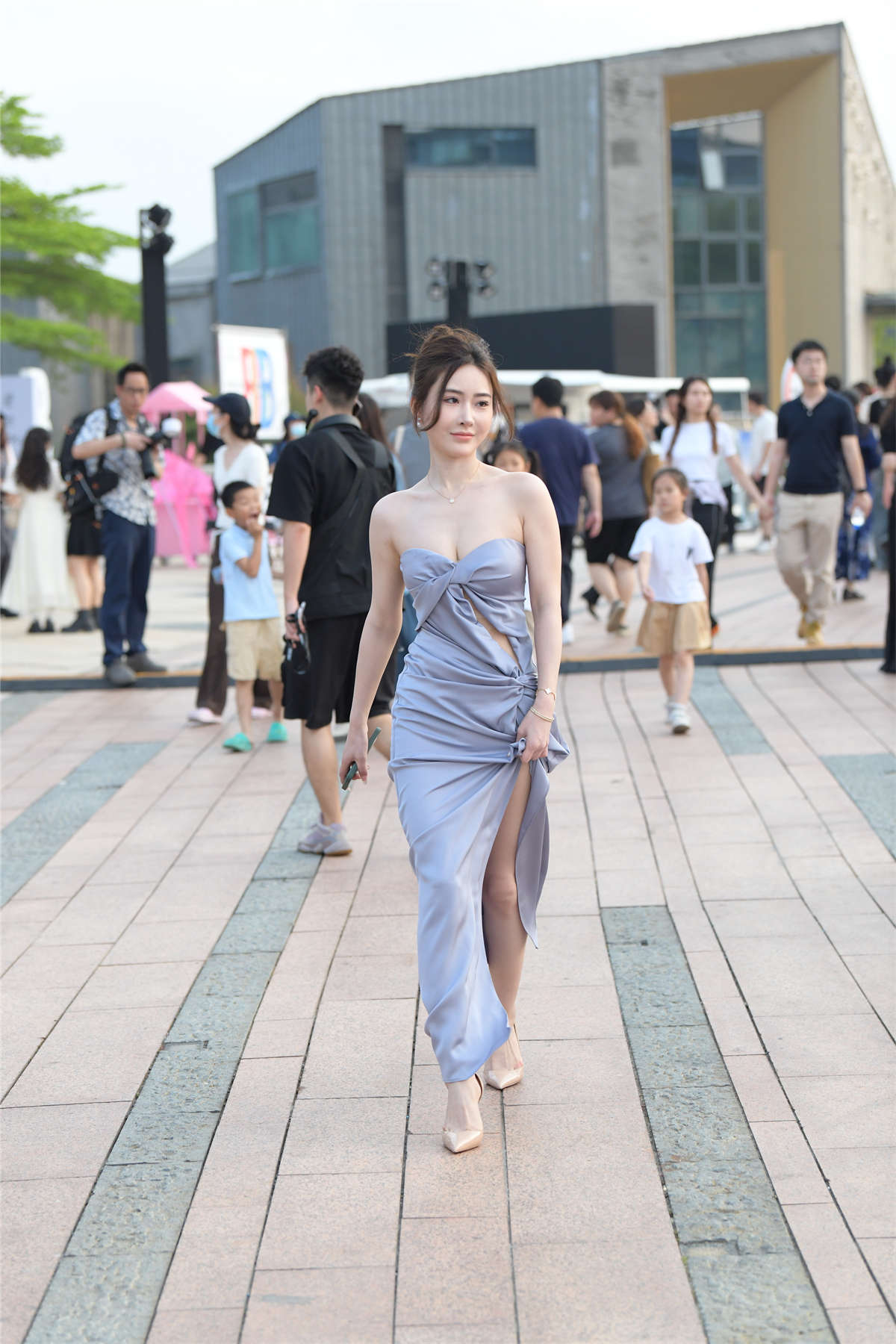 图片[2]-气质长裙女孩儿-日更街拍