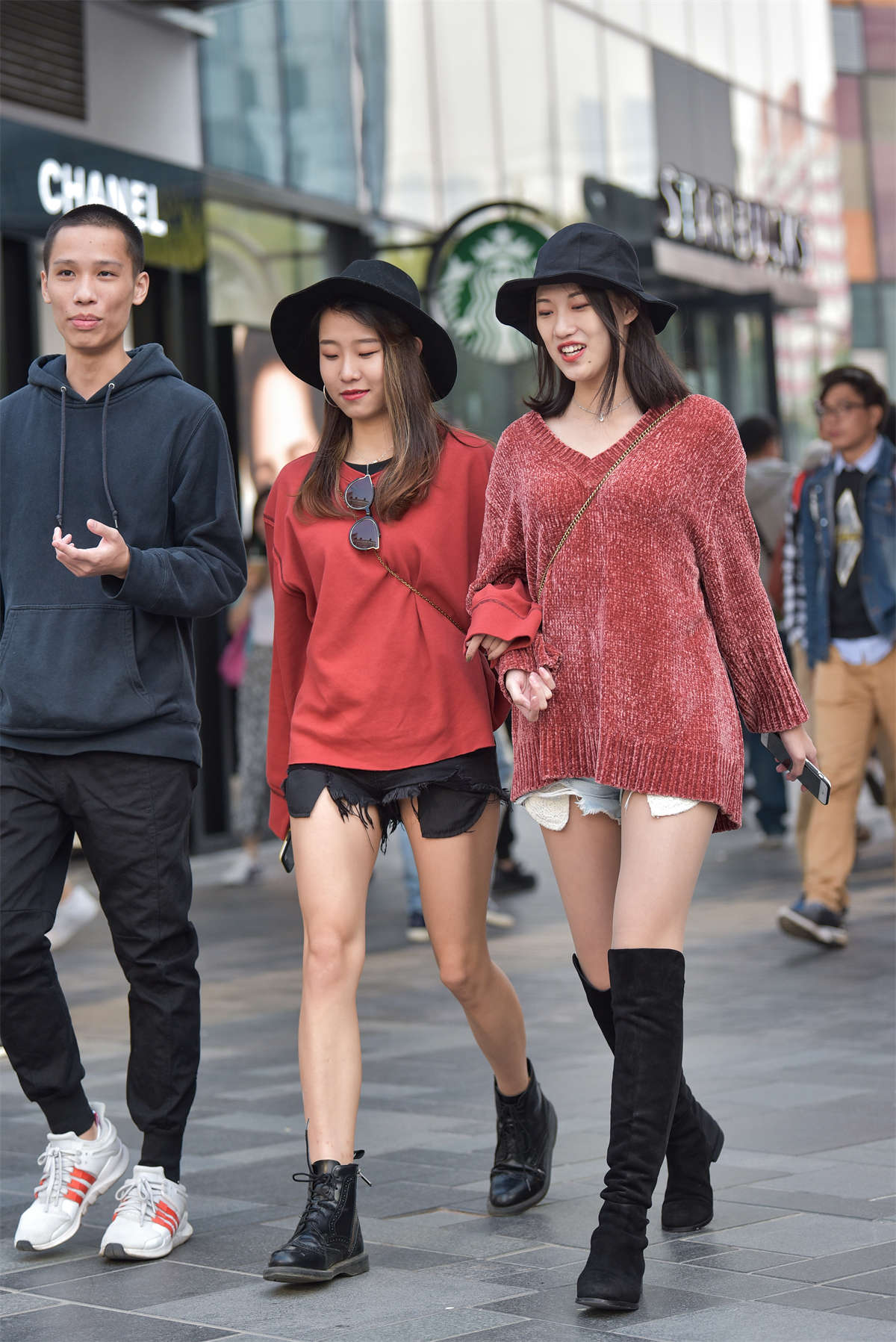 图片[2]-青春靓丽红色美-日更街拍