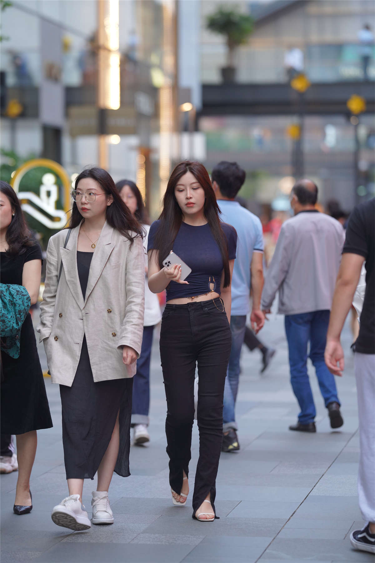 图片[2]-漂亮气质长腿牛仔-日更街拍