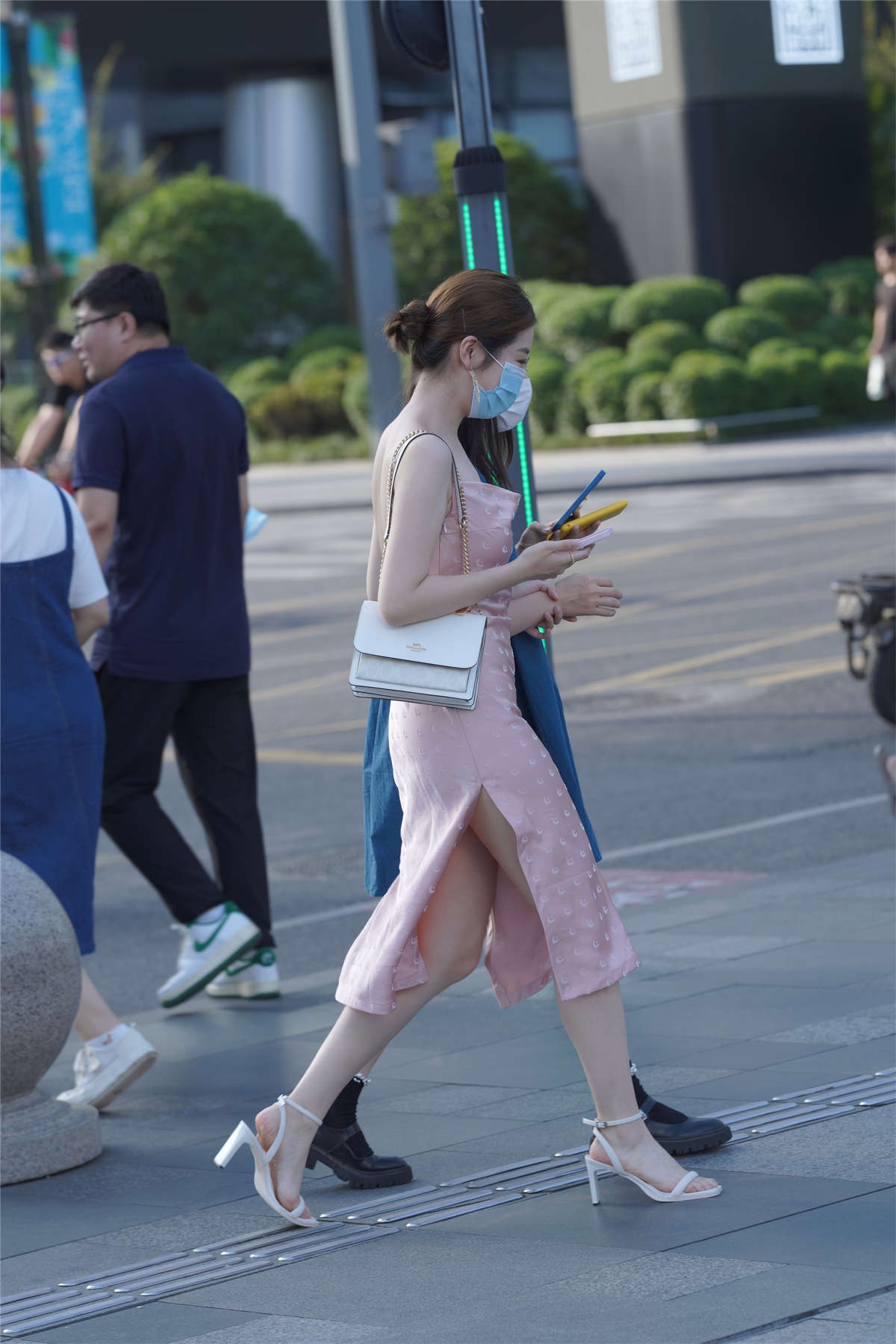 图片[2]-长裙少妇-日更街拍