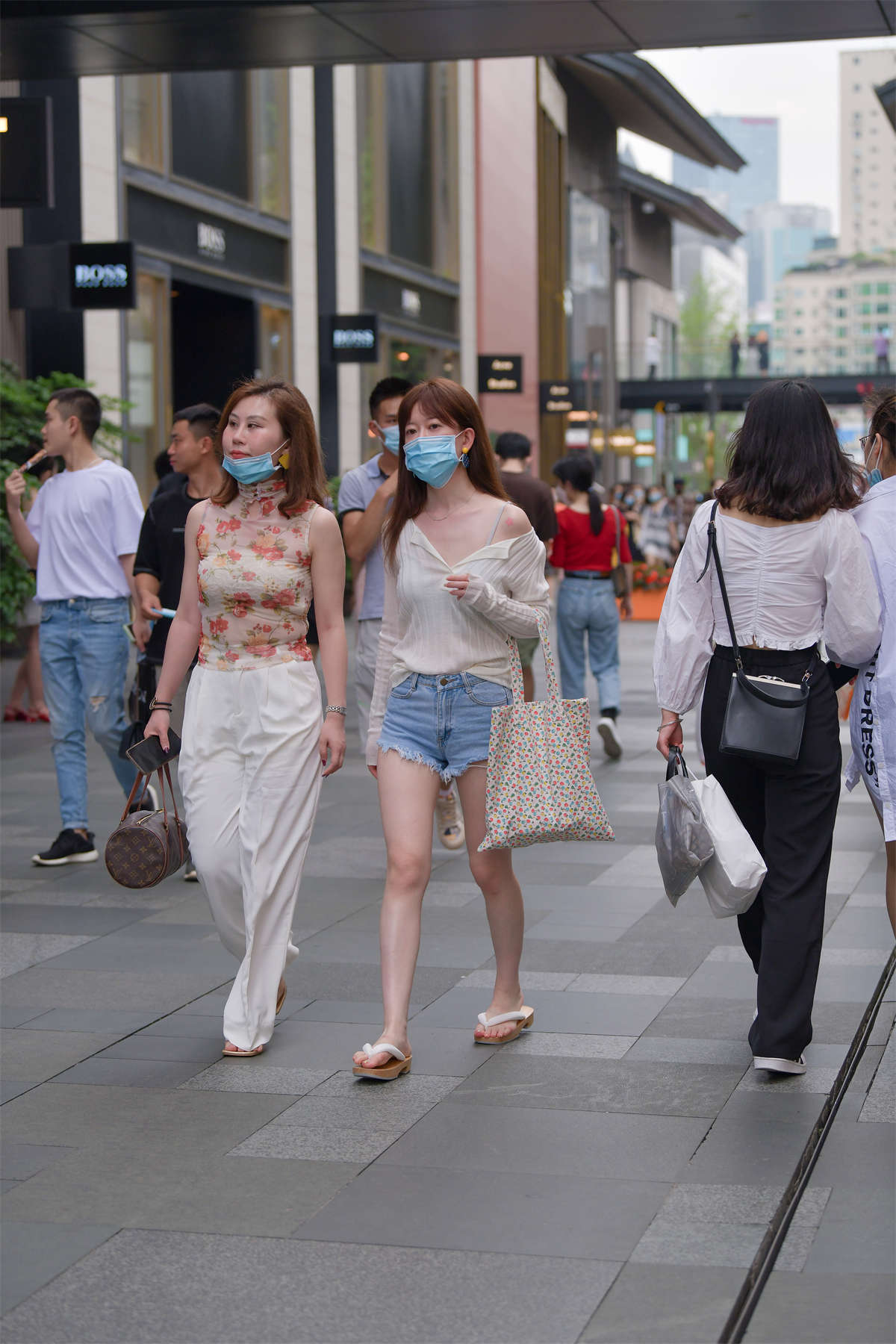 图片[2]-清秀牛仔短裤搭配-日更街拍