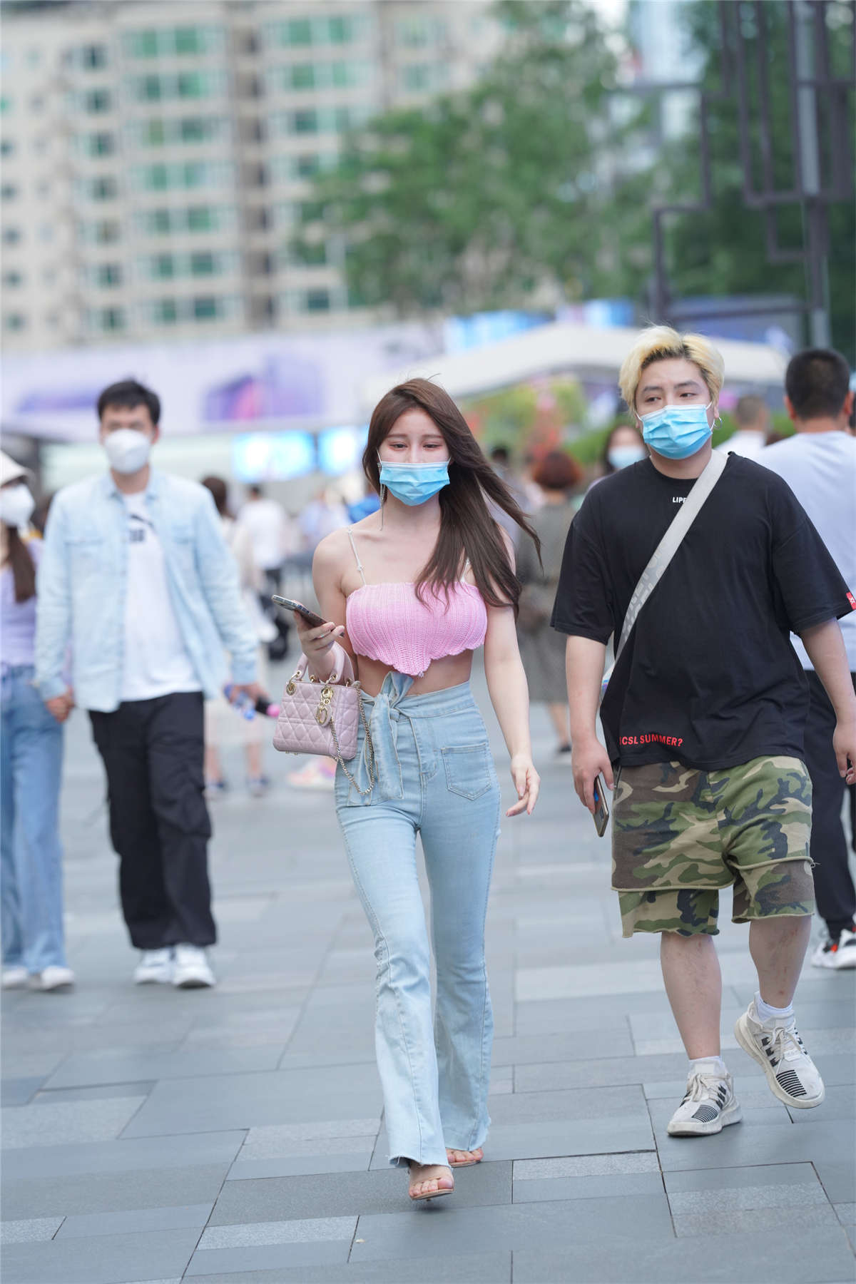 图片[2]-高腰牛仔粉色系-日更街拍