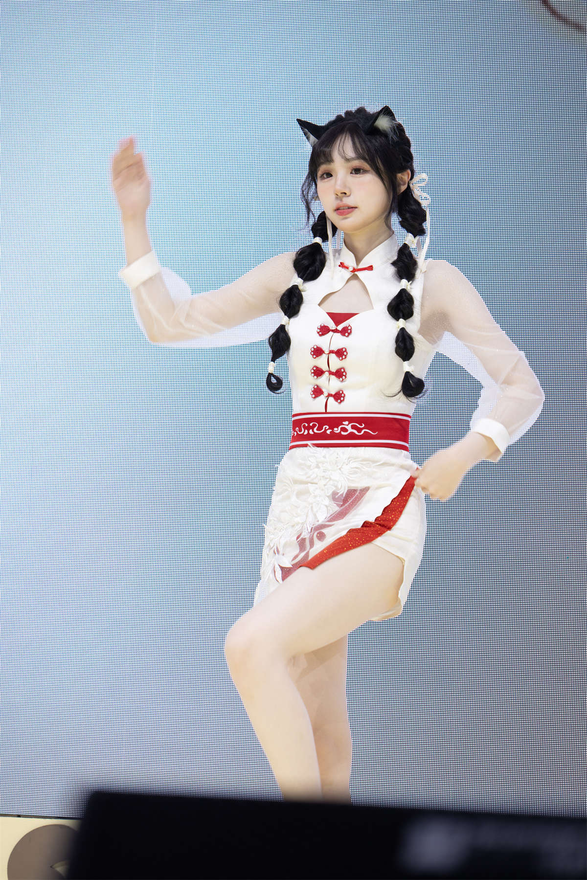 图片[2]-可爱甜美猫女郎-日更街拍