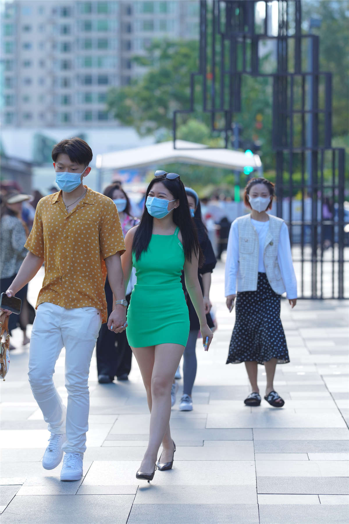 图片[2]-荧光绿配色清爽靓丽-日更街拍