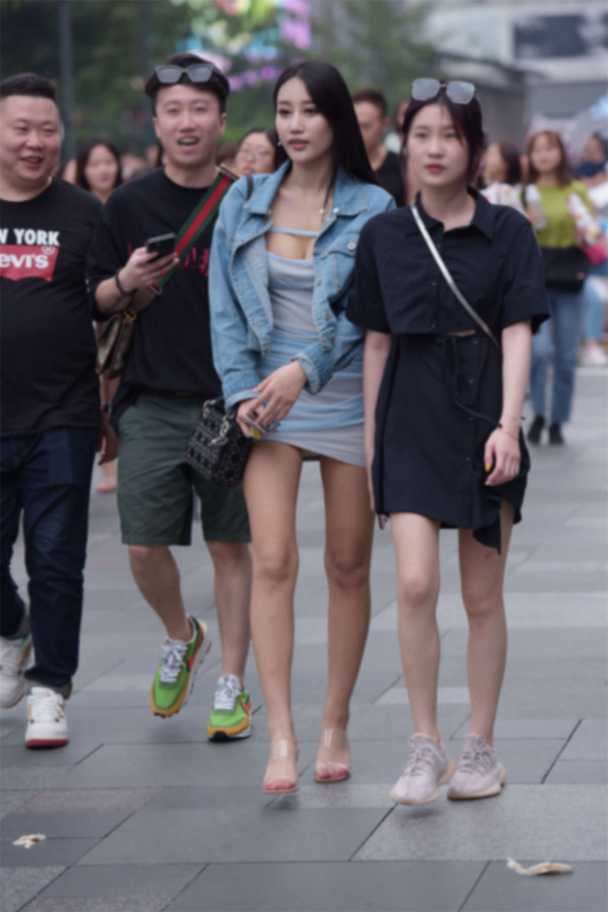 图片[2]-好身材藏不住-日更街拍