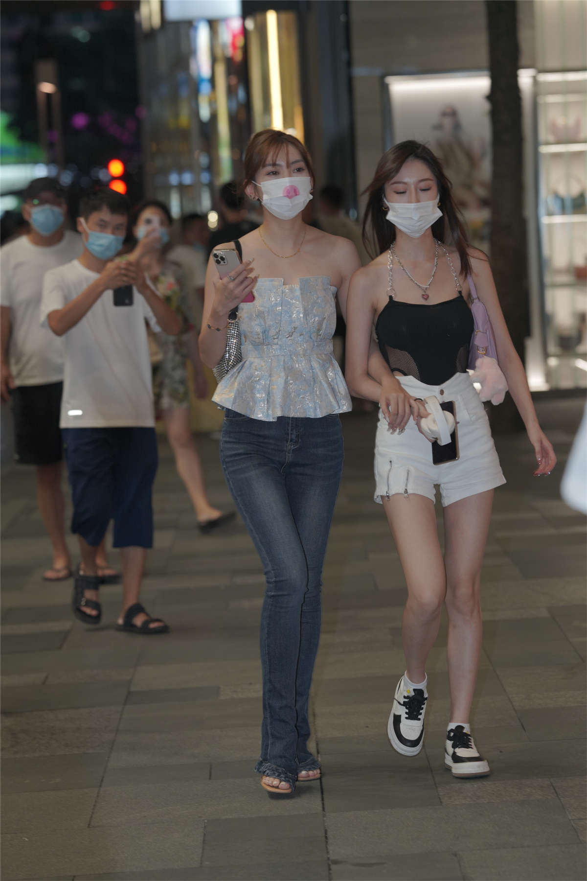 图片[2]-笔直修长美腿闺蜜-日更街拍