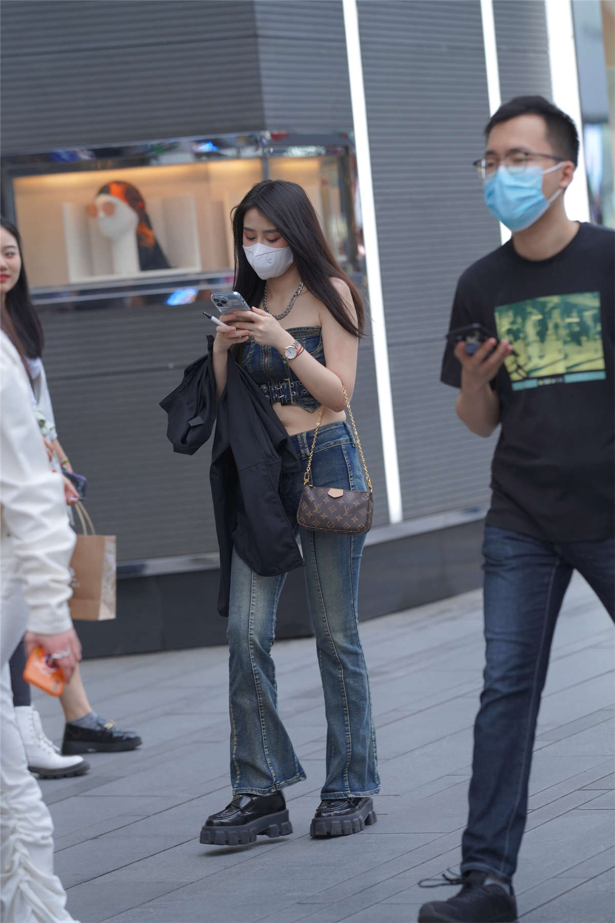 图片[2]-紧身牛仔的美-日更街拍