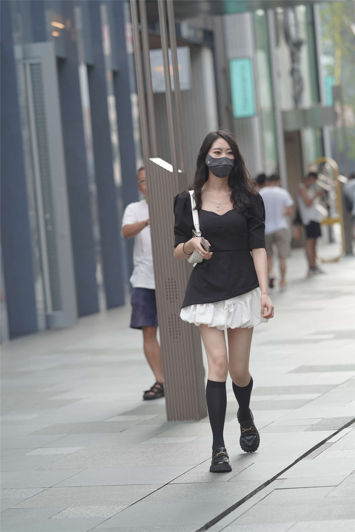 图片[2]-圆润翘臀-日更街拍