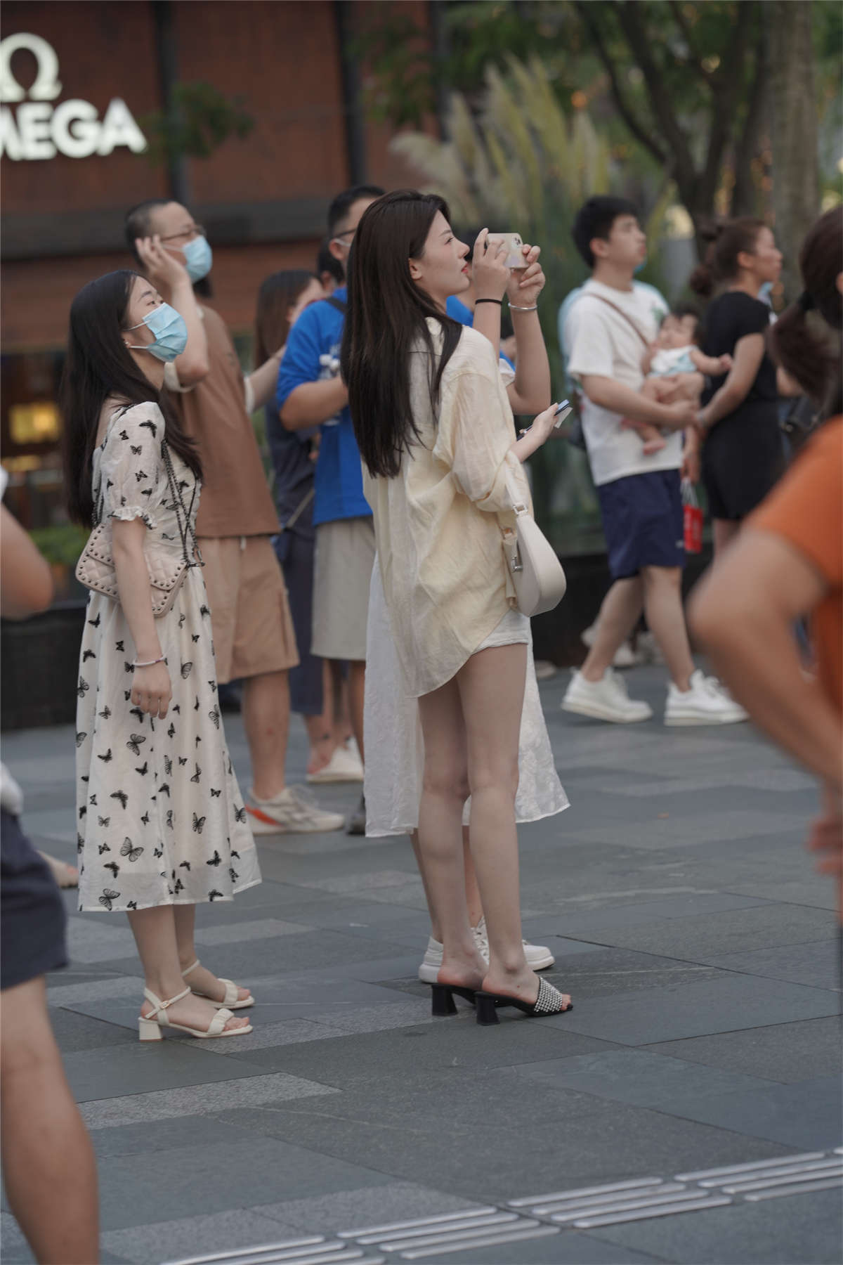 图片[2]-热辣美腿妞-日更街拍