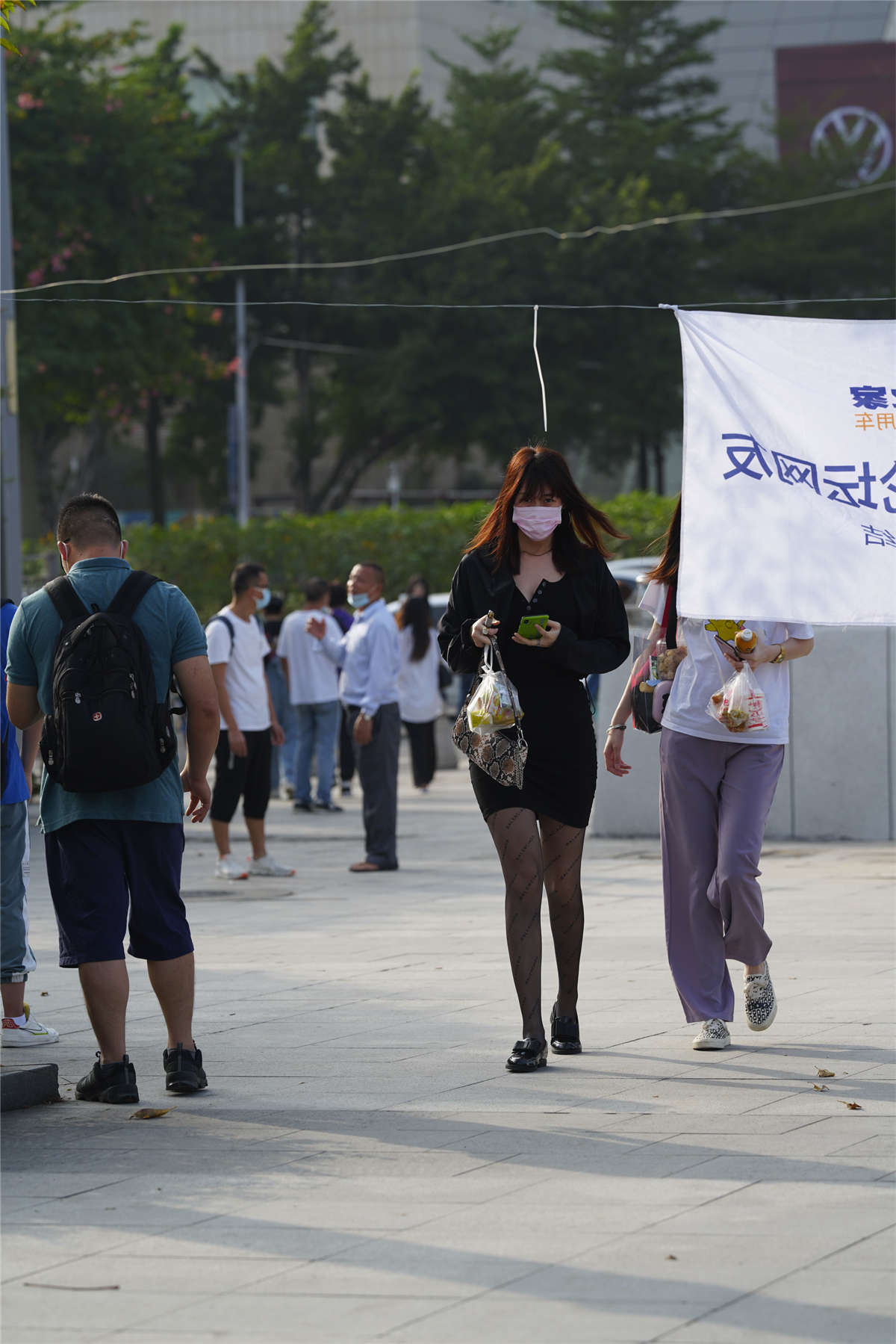 图片[2]-黑色紧身包臀裙-日更街拍