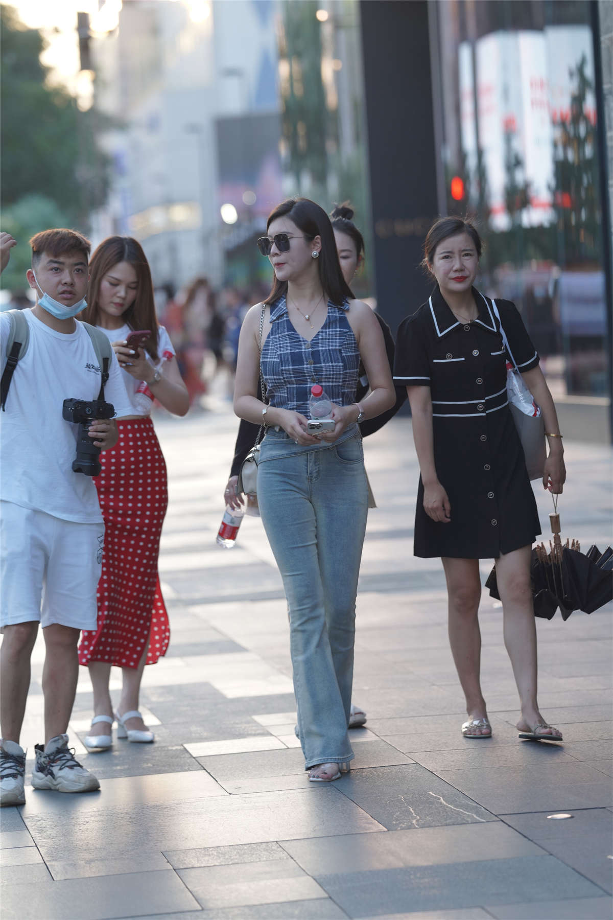 图片[2]-飒爽牛仔搭配-日更街拍