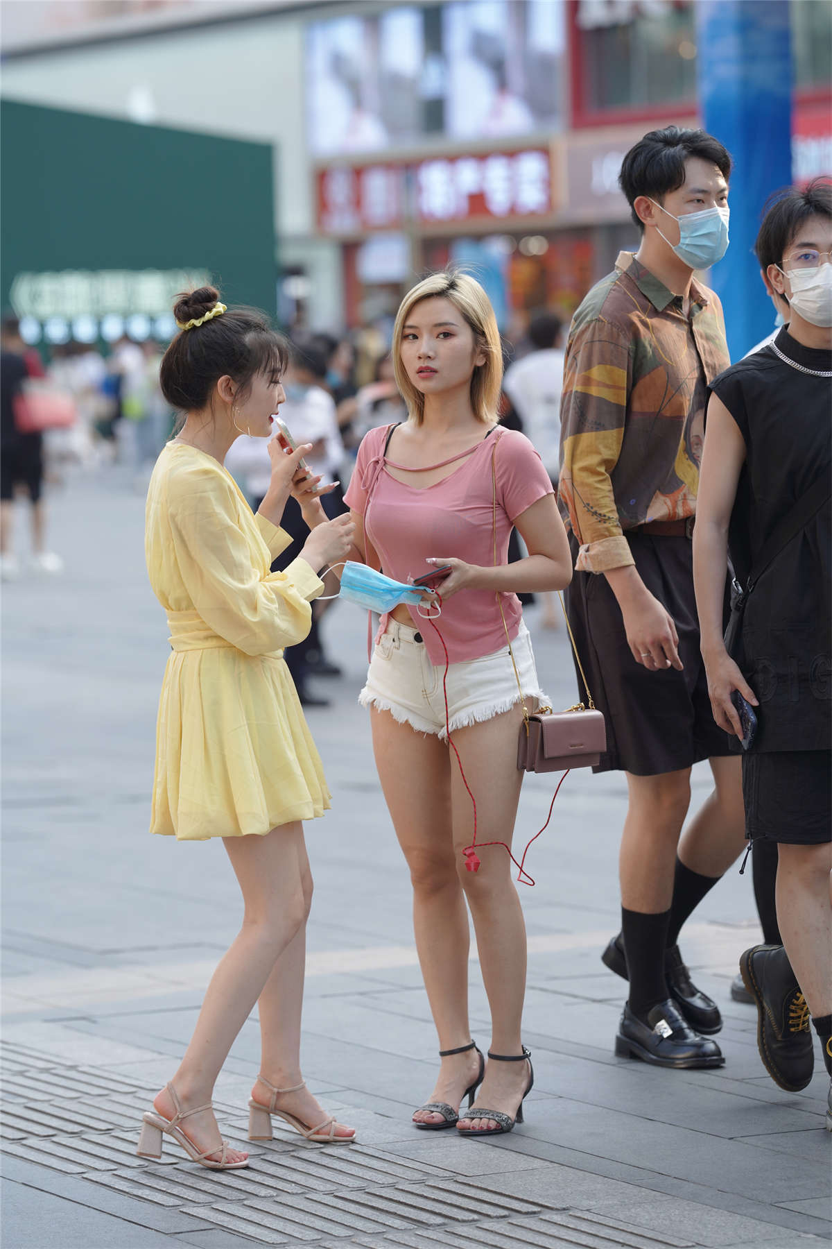 图片[2]-粉白靓丽青春时尚-日更街拍