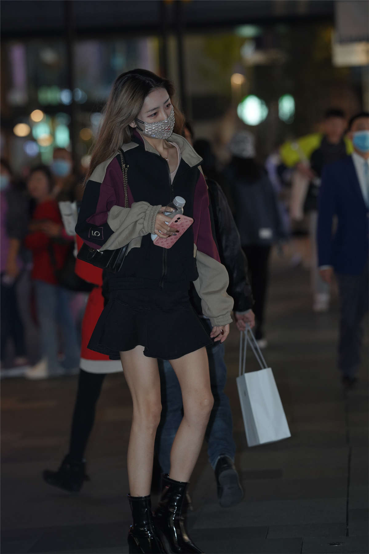 图片[2]-靓丽长靴短裙-日更街拍