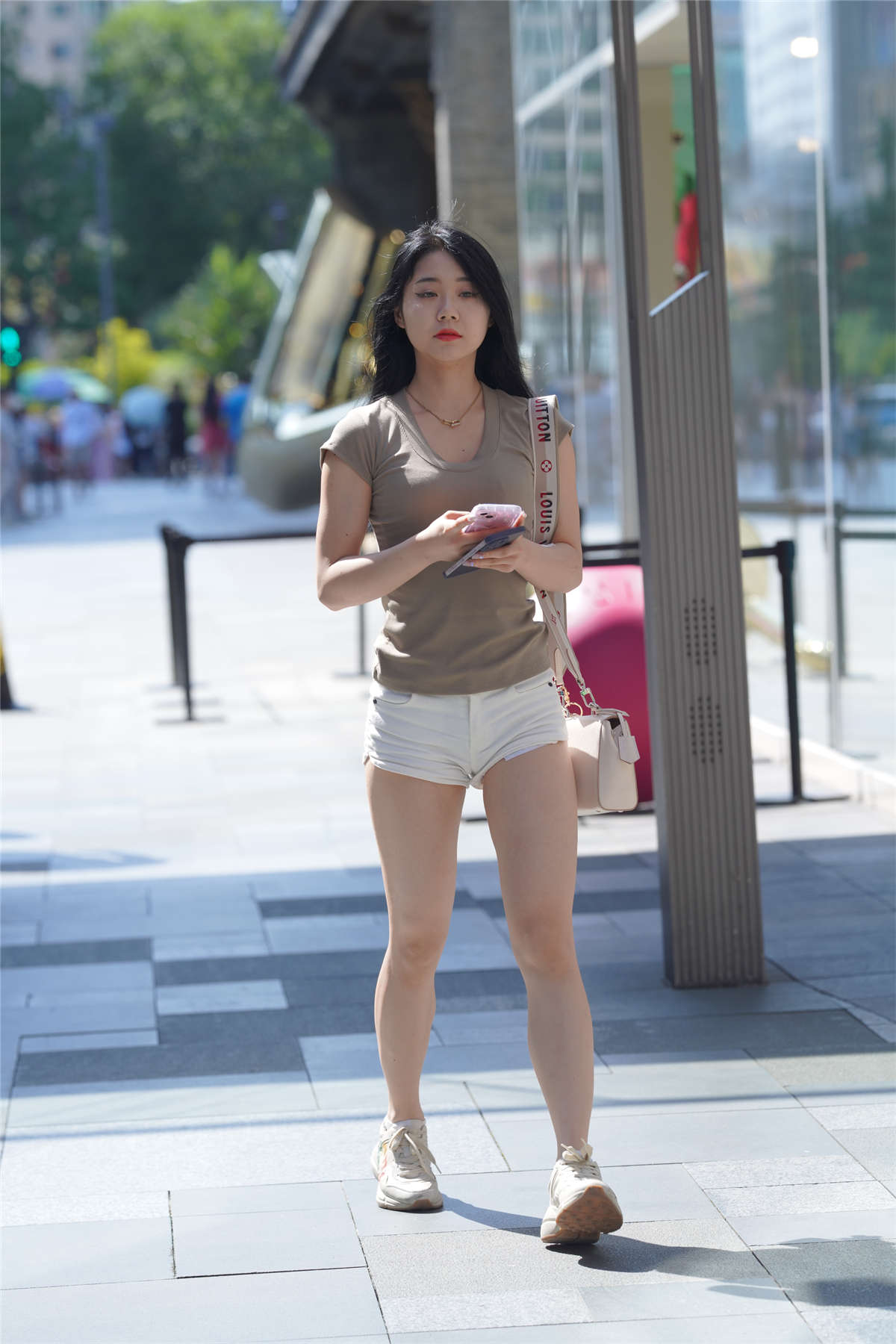 邻家甜美可爱女孩-日更街拍