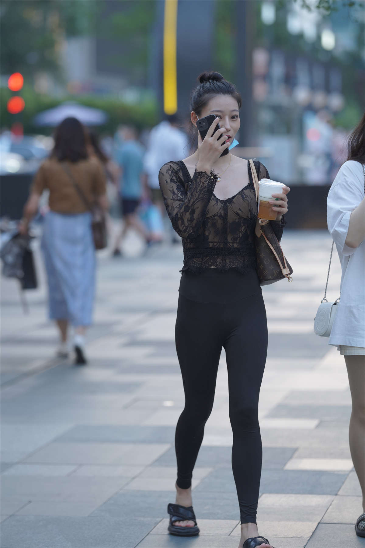 黑色瑜伽好身材-日更街拍